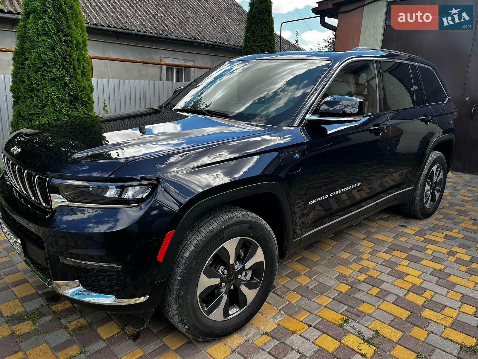 Jeep Grand Cherokee 2022 VIN 1C4RJYB67N8747883 фото оголошення 4 з 26
