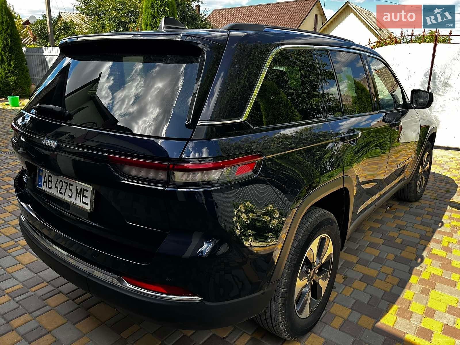 Jeep Grand Cherokee 2022 VIN 1C4RJYB67N8747883 фото оголошення 3 з 26