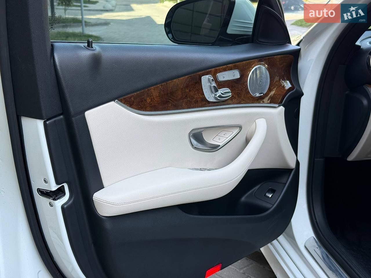 Mercedes-Benz E-Class 2016 VIN WDDZF4KB9HA191330 фото оголошення 13 з 16