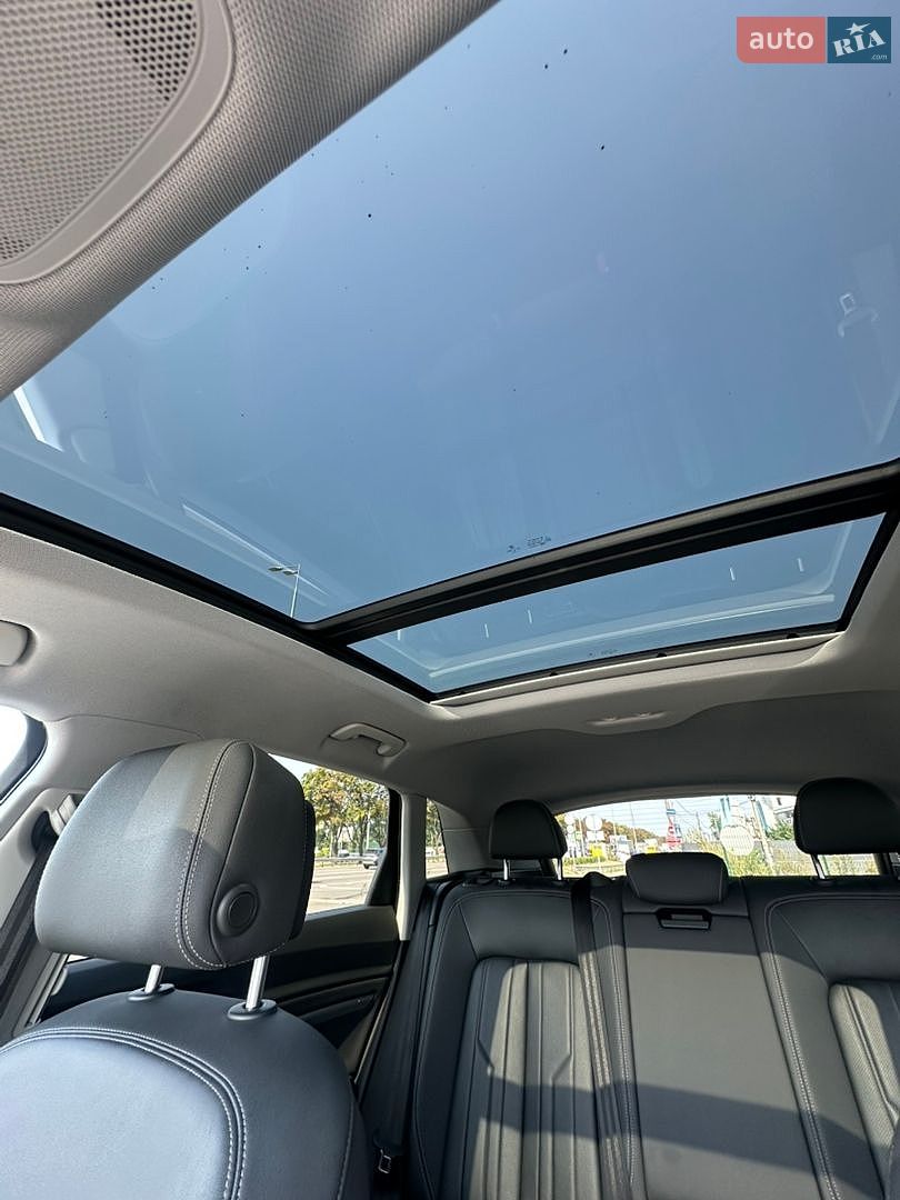 Audi e-tron 2019 VIN WA1LAAGEXKB009663 фото оголошення 16 з 18