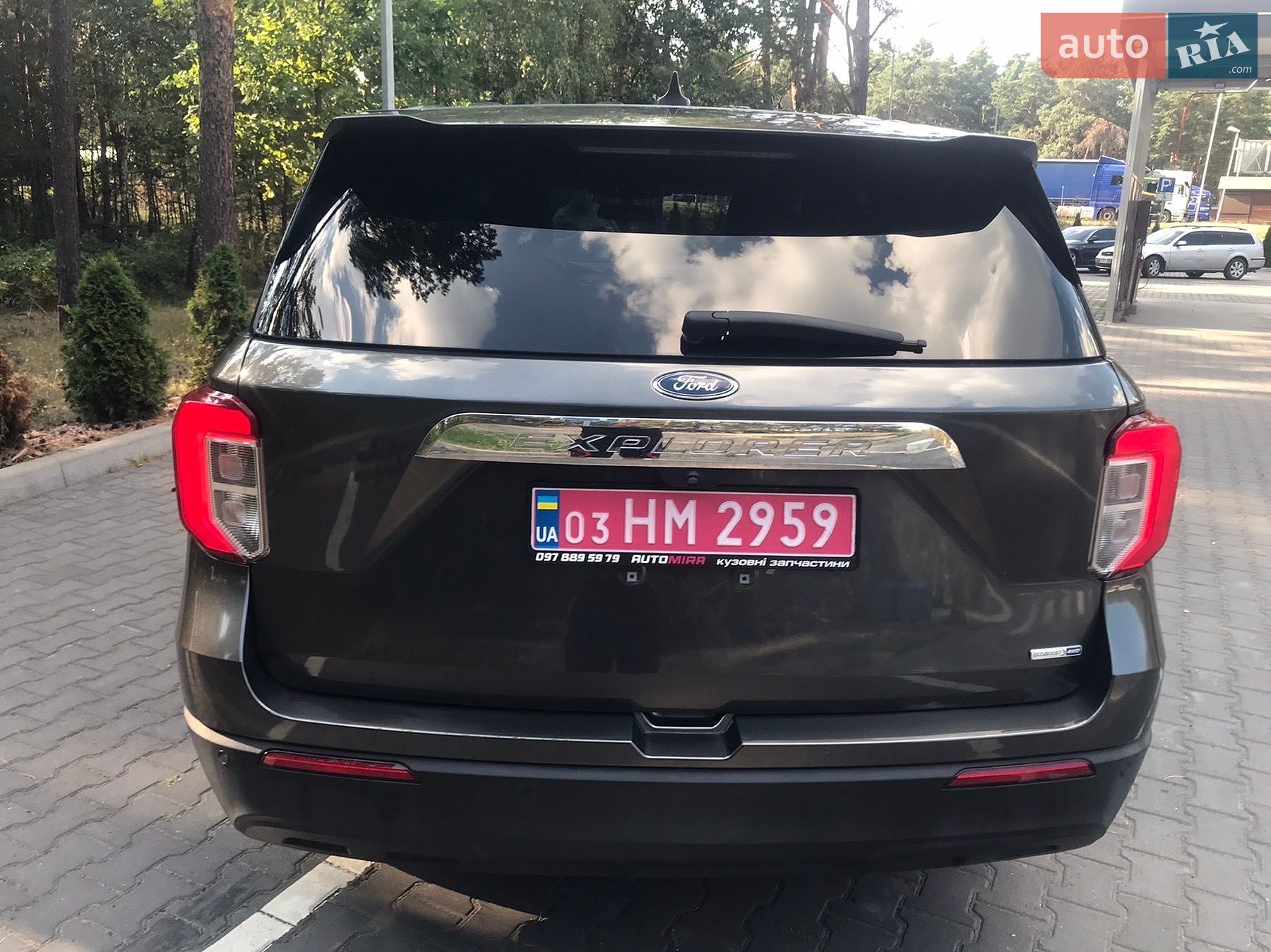 Ford Explorer 2019 VIN 1FMSK8BH0LGA95655 фото оголошення 19 з 23