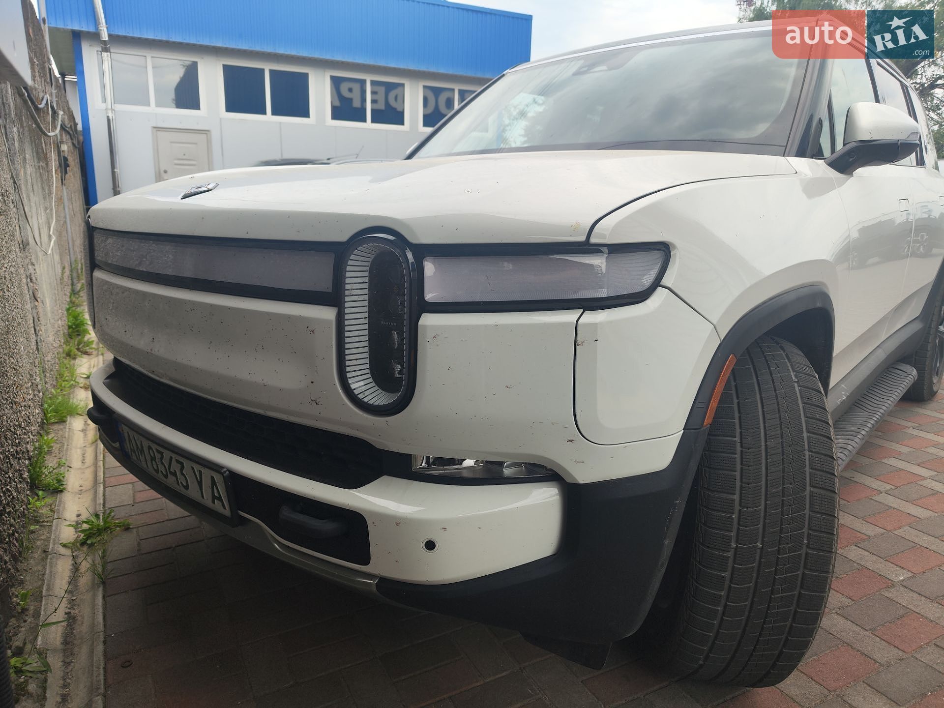 Rivian R1S 2023 VIN 7PDSGABA3PN013444 фото оголошення 4 з 9