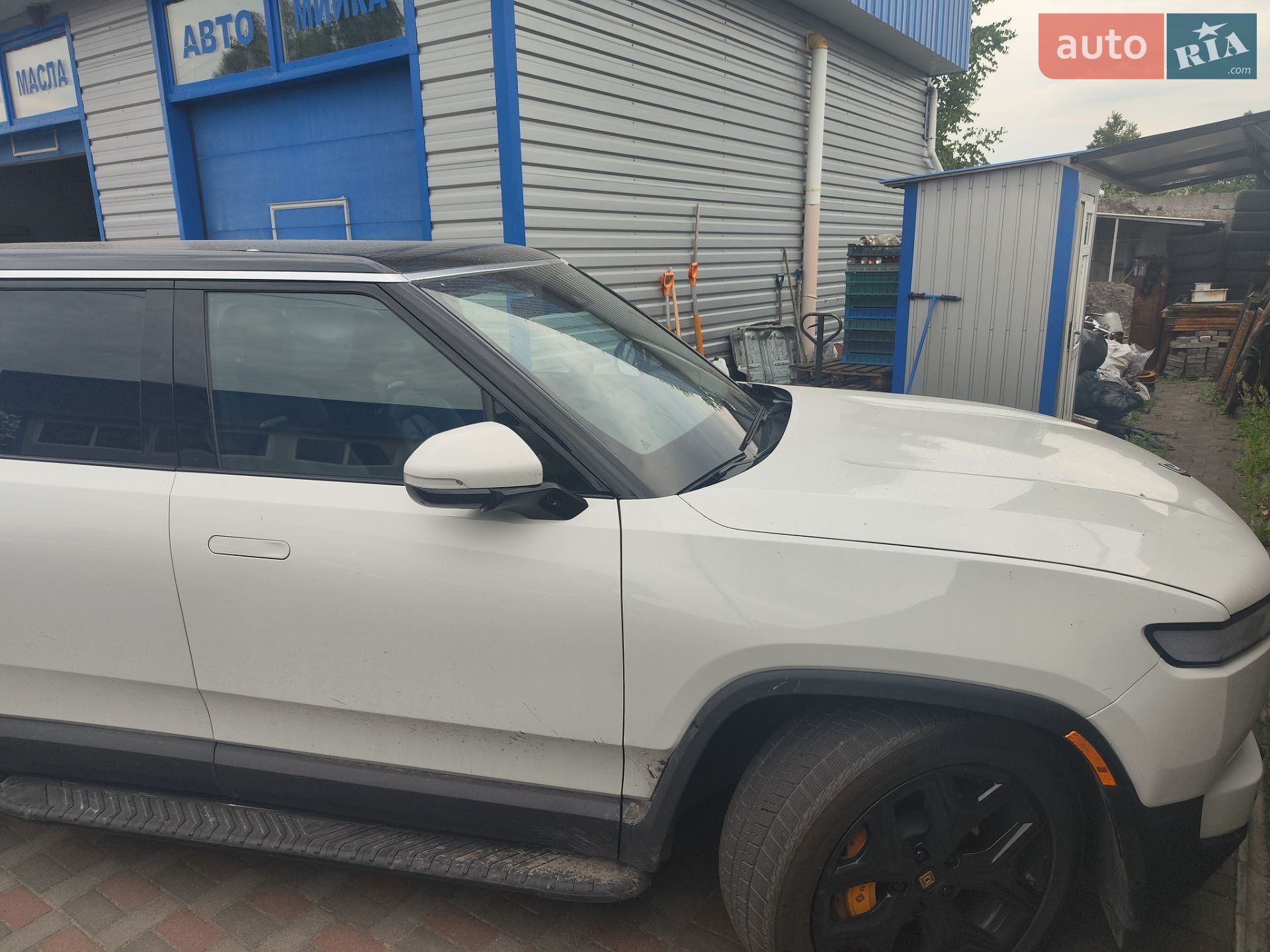 Rivian R1S 2023 VIN 7PDSGABA3PN013444 фото оголошення 5 з 9