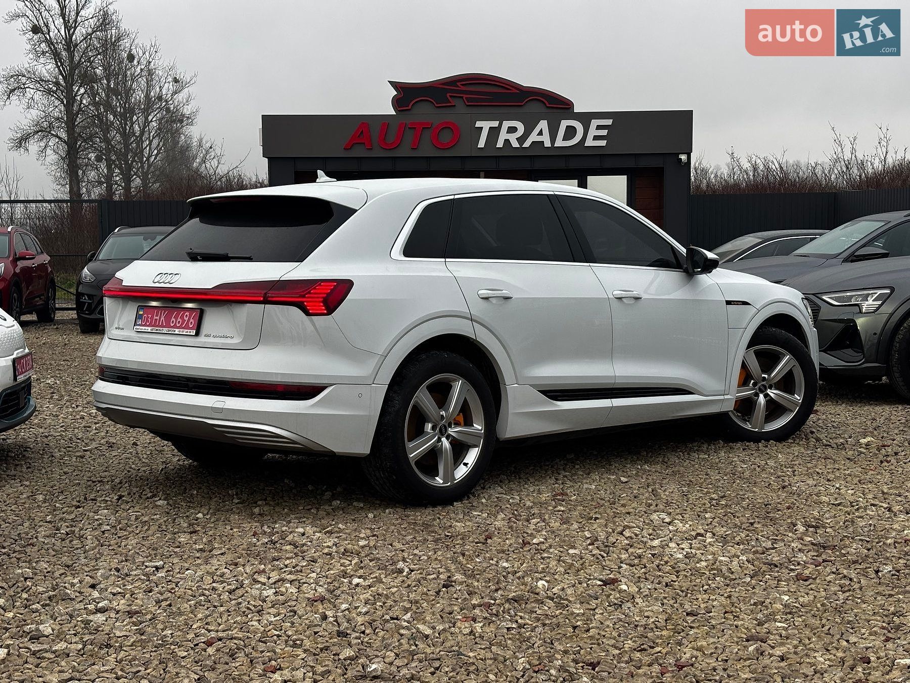 Audi e-tron 2021 VIN WAUZZZGE0NB016405 фото оголошення 7 з 39