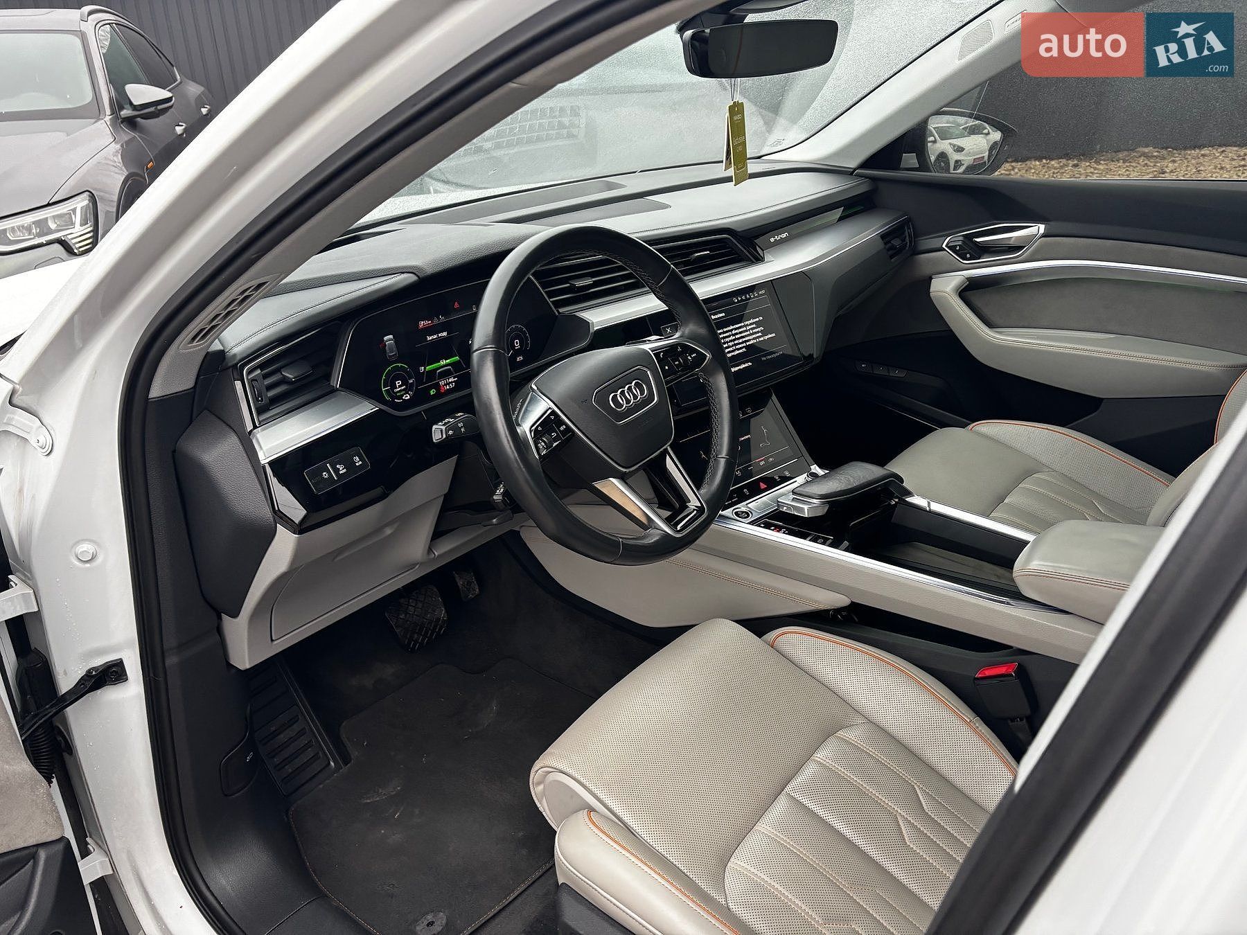 Audi e-tron 2021 VIN WAUZZZGE0NB016405 фото оголошення 19 з 39