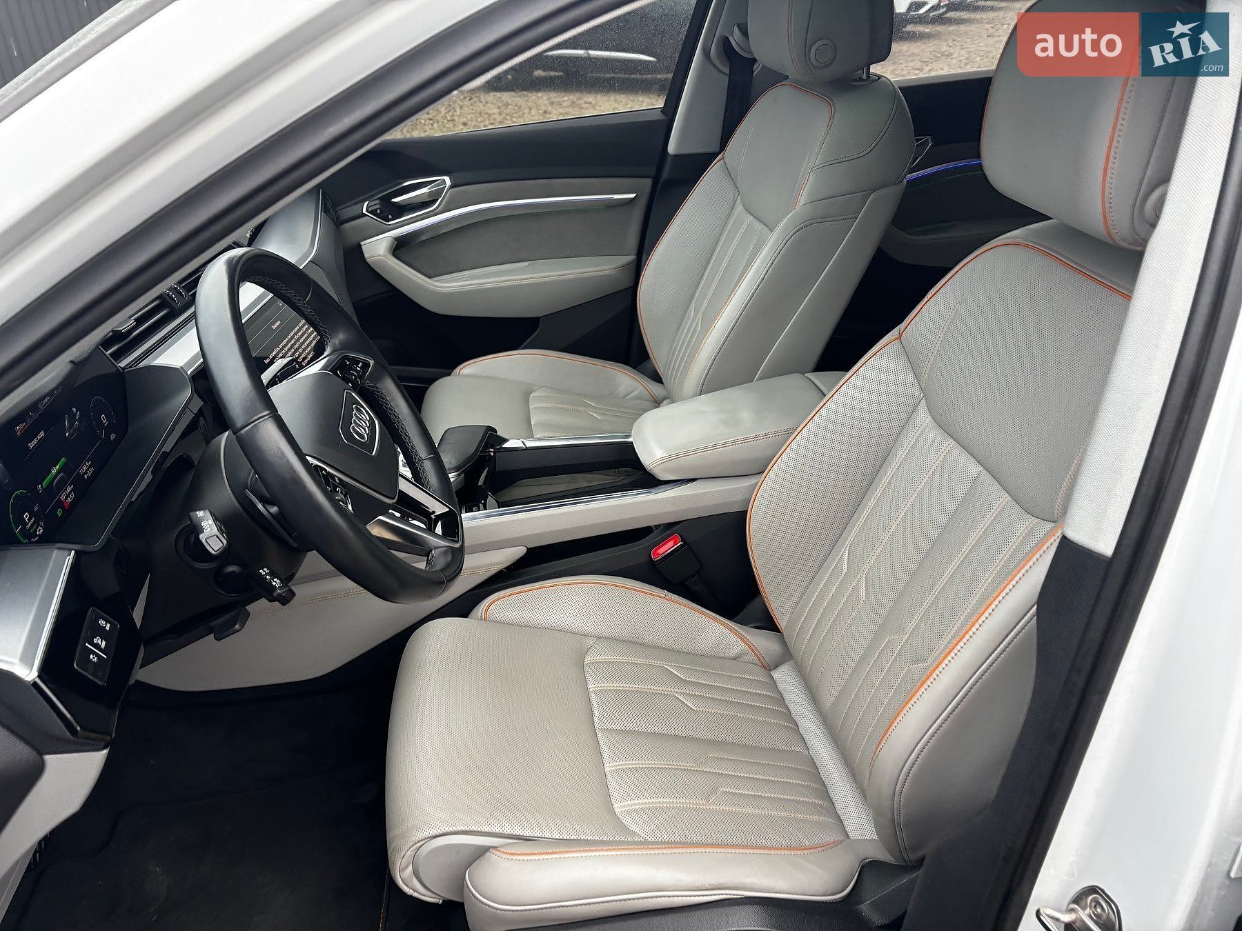 Audi e-tron 2021 VIN WAUZZZGE0NB016405 фото оголошення 28 з 39