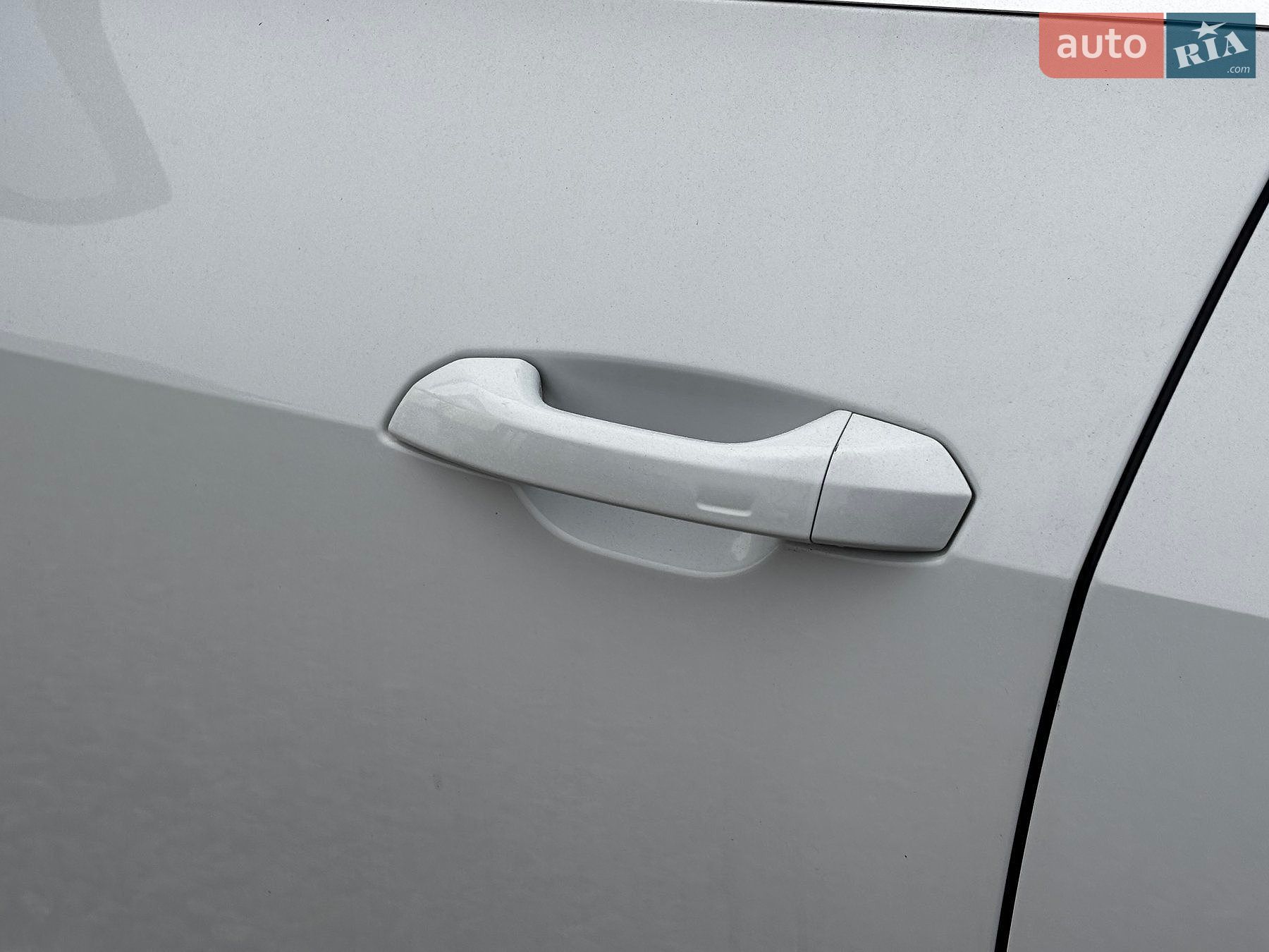 Audi e-tron 2021 VIN WAUZZZGE0NB016405 фото оголошення 8 з 39