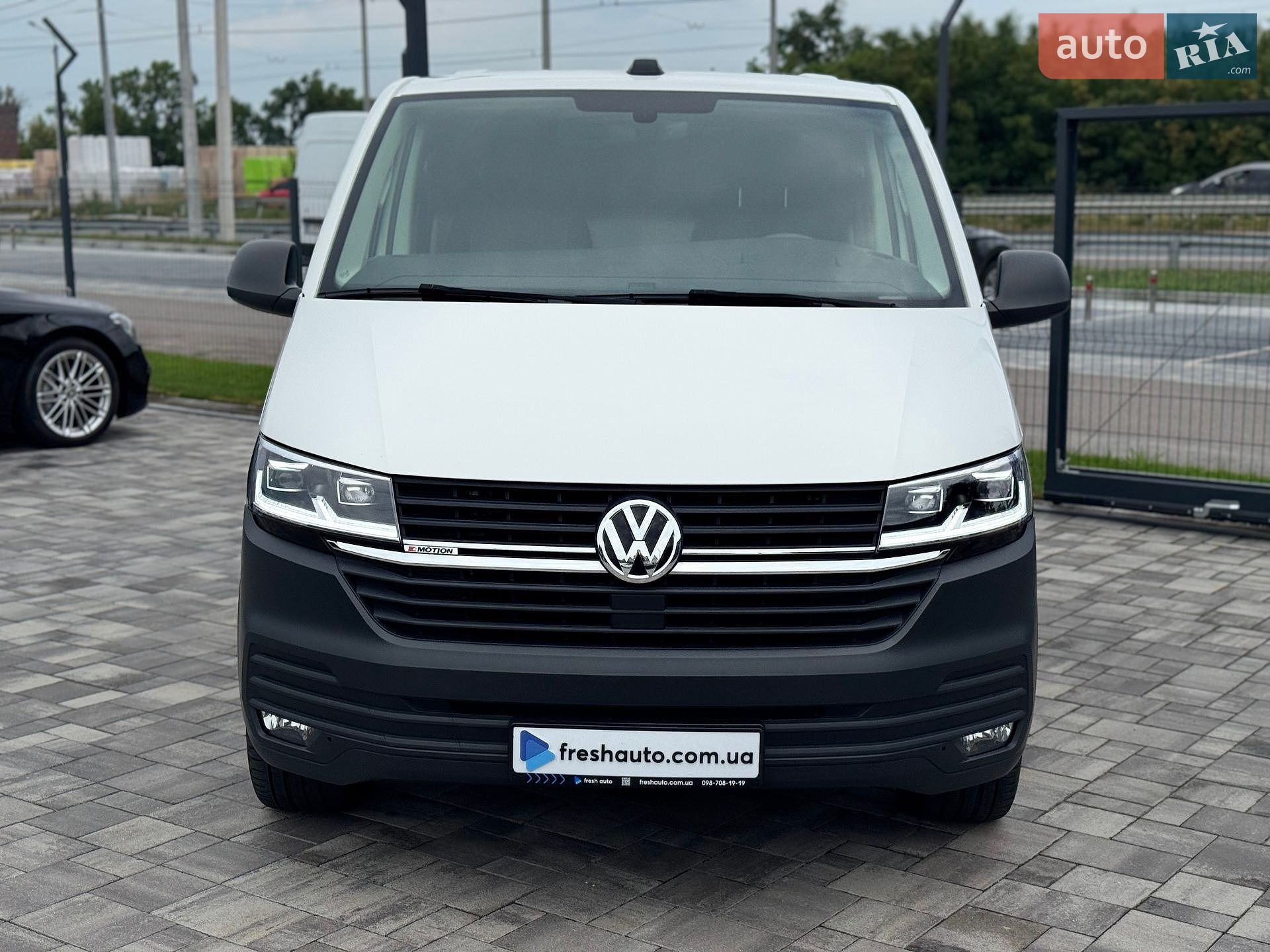 Volkswagen Transporter 2020 VIN WV1ZZZ7HZMH058162 фото оголошення 2 з 27