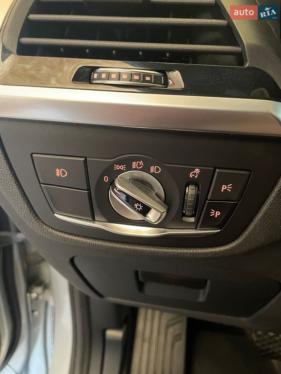 BMW X3 2020 VIN 5UXTY3C01M9F02036 фото оголошення 28 з 42