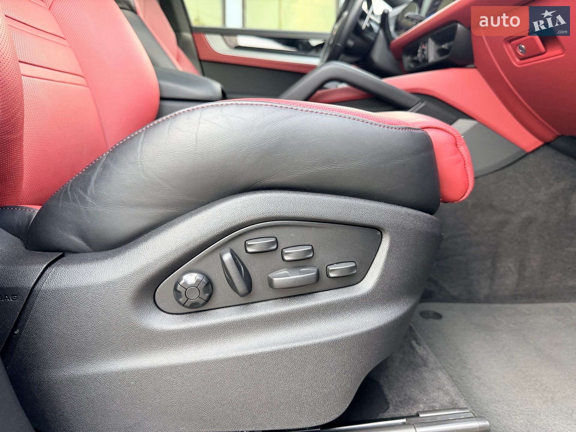 Porsche Cayenne Coupe 2023 VIN WP1ZZZ9YZRDA47176 фото оголошення 23 з 48