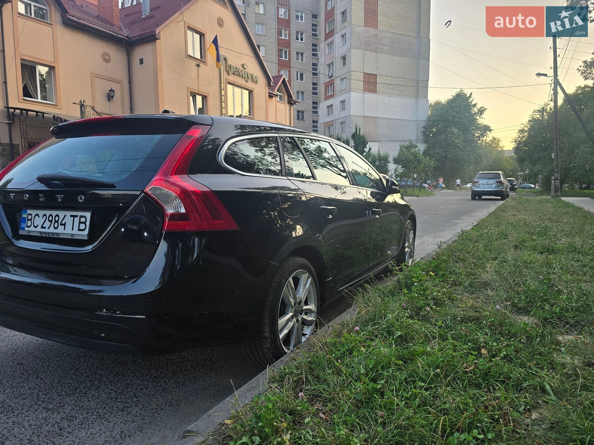 Volvo V60 2015 VIN YV1FW7980G1308409 фото оголошення 3 з 32
