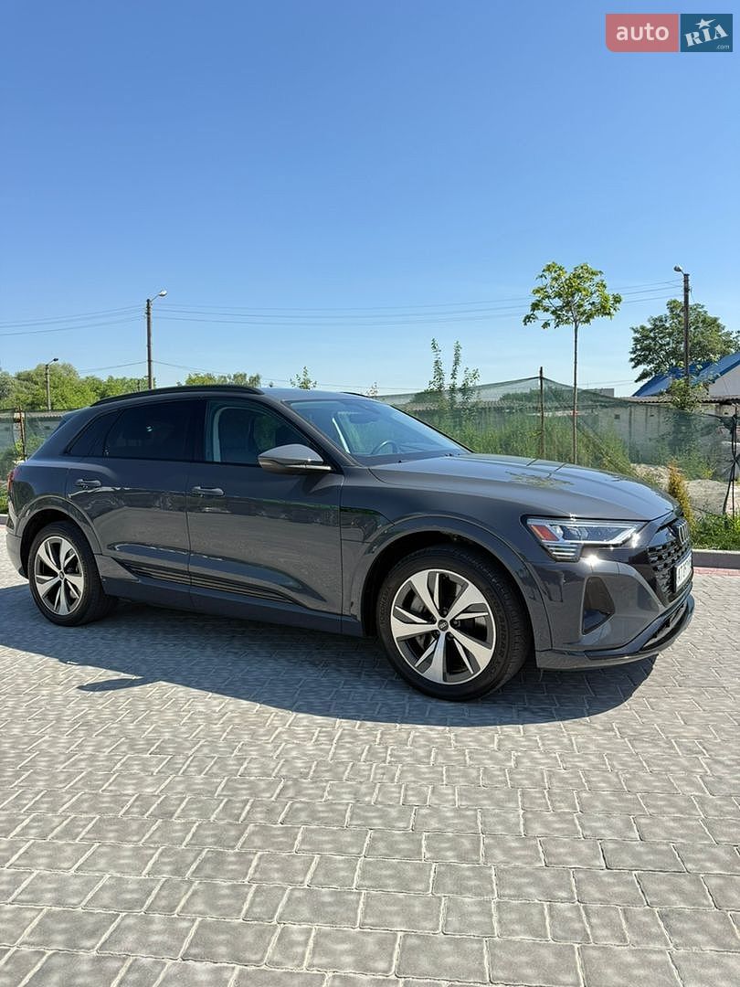 Audi Q8 e-tron 2023 VIN WA14AAGE4RB035237 фото оголошення 9 з 43
