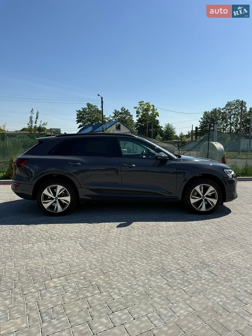 Audi Q8 e-tron 2023 VIN WA14AAGE4RB035237 фото оголошення 14 з 43