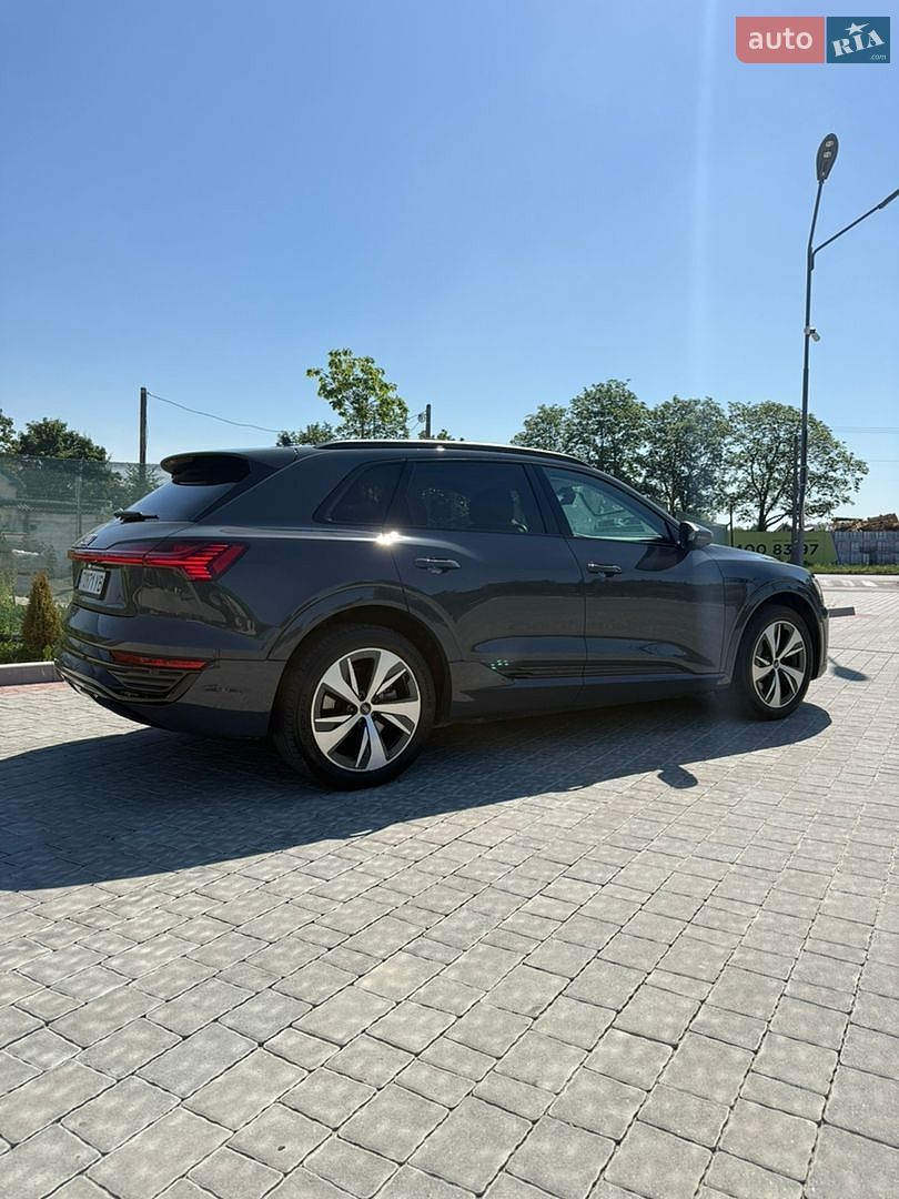 Audi Q8 e-tron 2023 VIN WA14AAGE4RB035237 фото оголошення 11 з 43