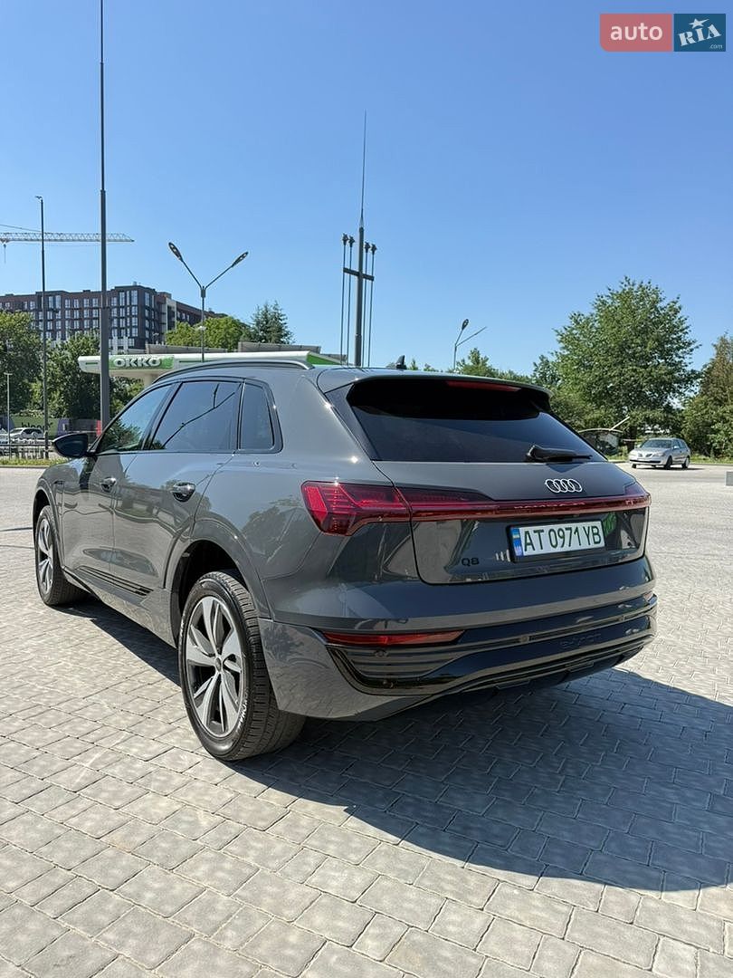 Audi Q8 e-tron 2023 VIN WA14AAGE4RB035237 фото оголошення 18 з 43