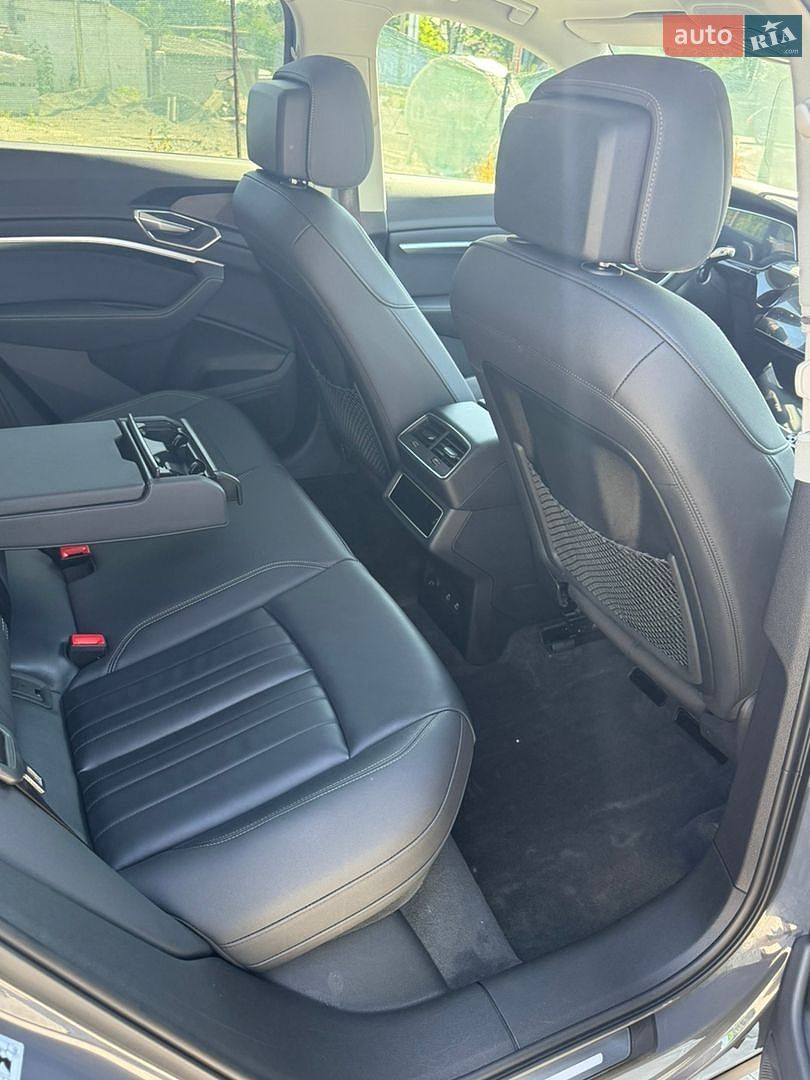 Audi Q8 e-tron 2023 VIN WA14AAGE4RB035237 фото оголошення 36 з 43