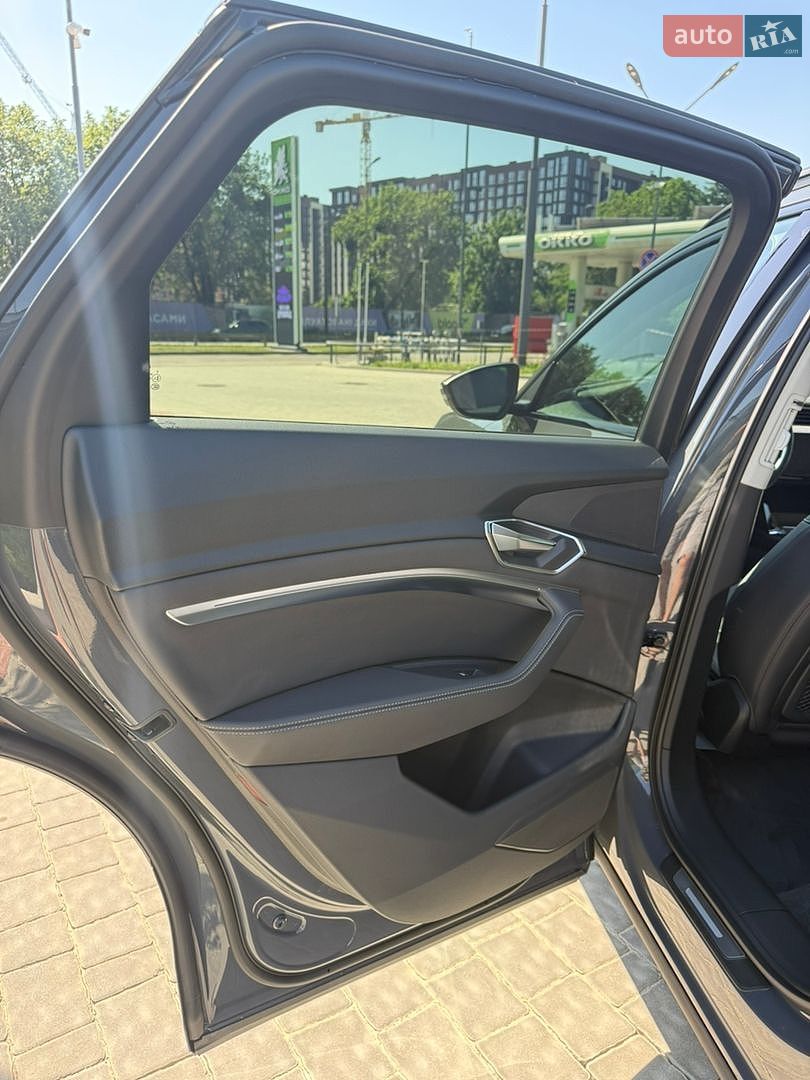 Audi Q8 e-tron 2023 VIN WA14AAGE4RB035237 фото оголошення 41 з 43