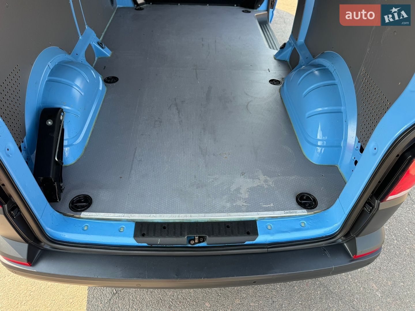 Volkswagen Transporter 2021 VIN WV1ZZZ7HZMH055317 фото оголошення 20 з 74