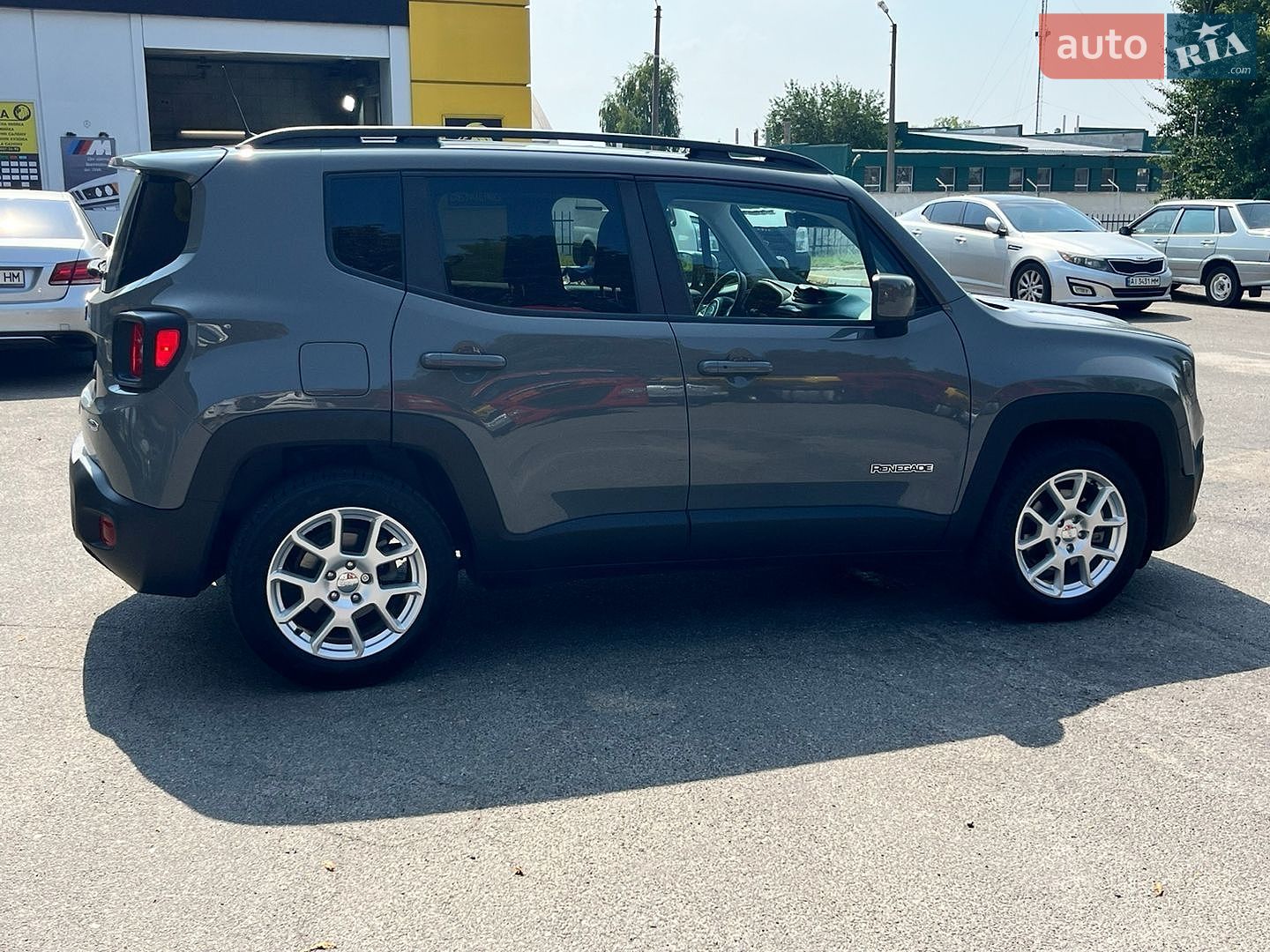 Jeep Renegade 2019 VIN ZACNJABB2LPL33819 фото оголошення 11 з 51