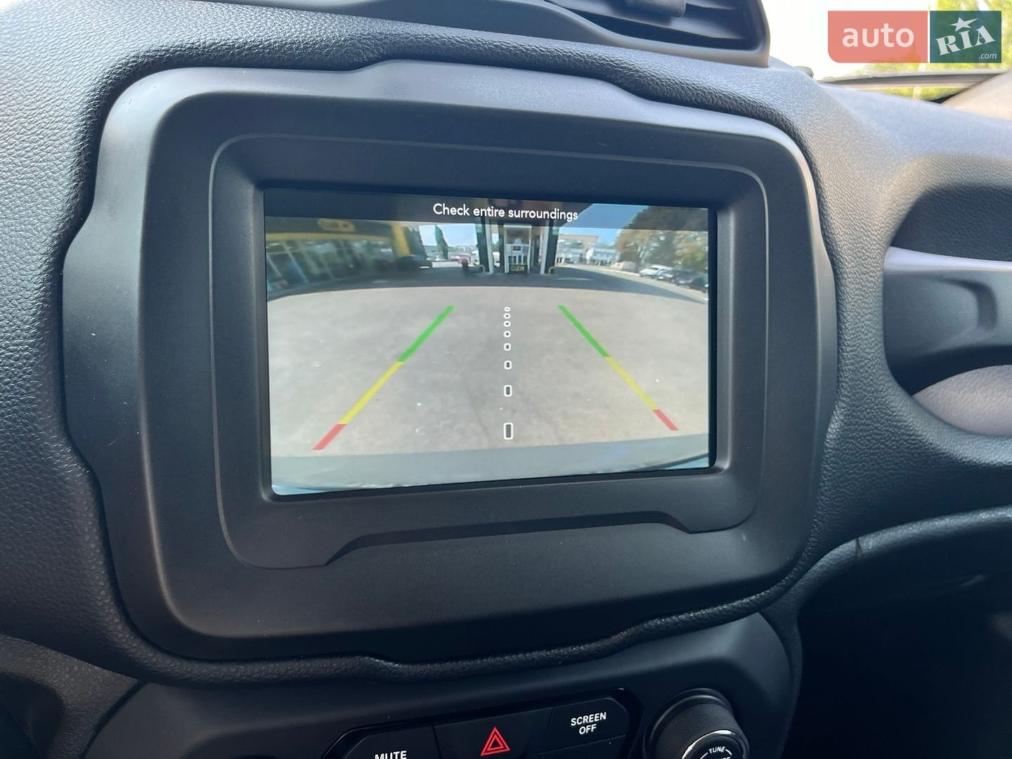 Jeep Renegade 2019 VIN ZACNJABB2LPL33819 фото оголошення 32 з 51