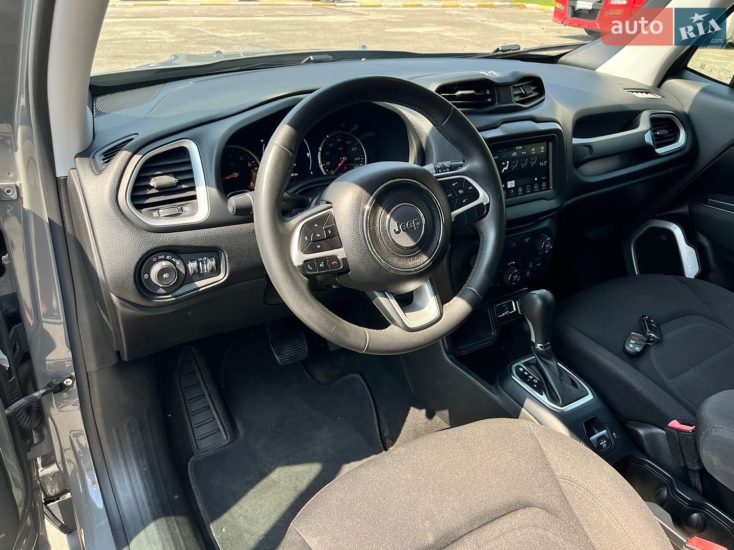 Jeep Renegade 2019 VIN ZACNJABB2LPL33819 фото оголошення 35 з 51