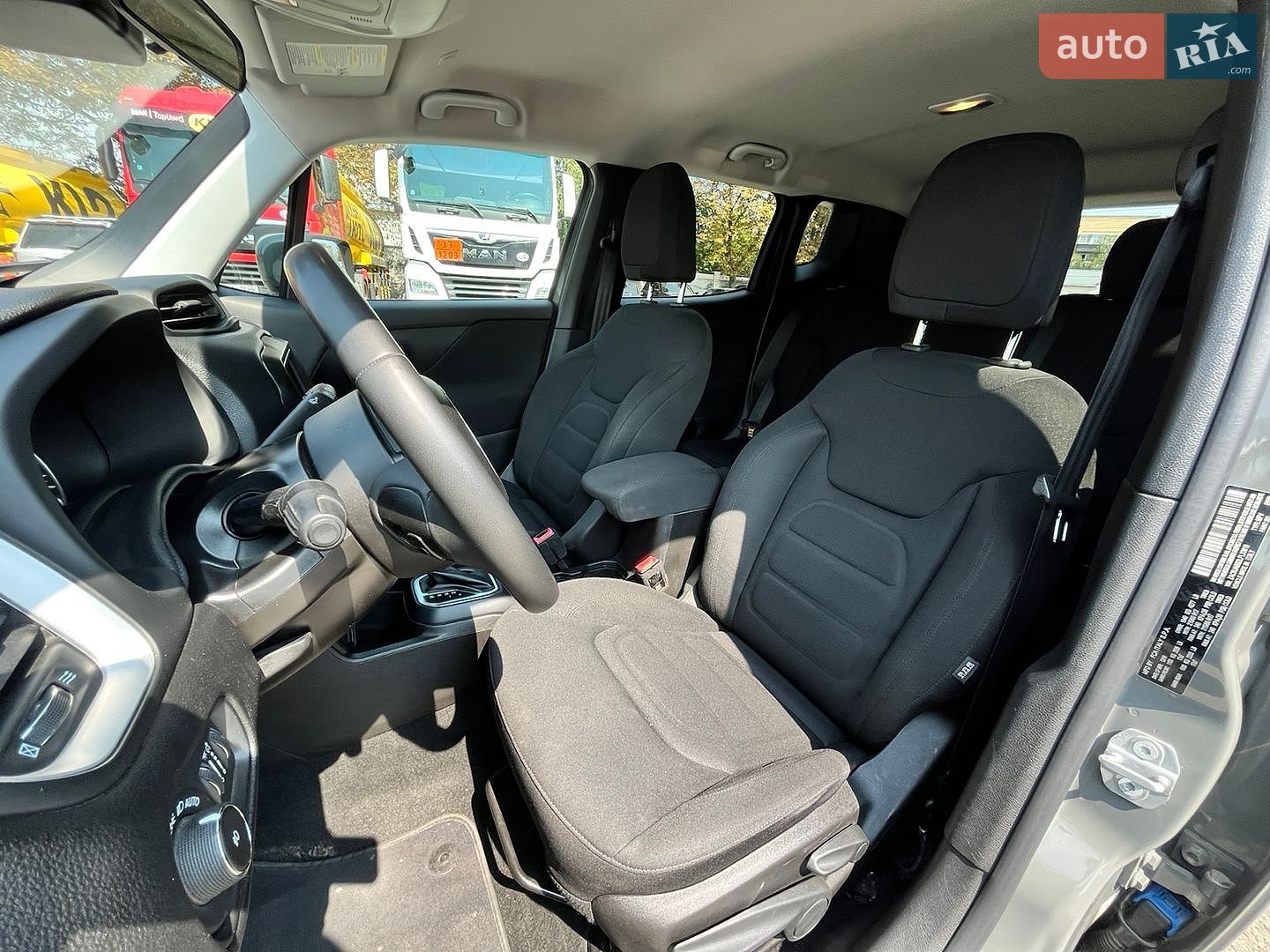 Jeep Renegade 2019 VIN ZACNJABB2LPL33819 фото оголошення 38 з 51
