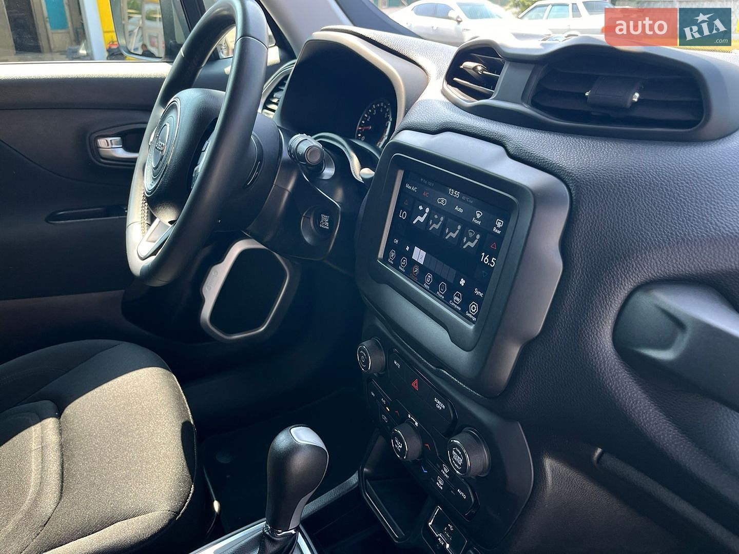 Jeep Renegade 2019 VIN ZACNJABB2LPL33819 фото оголошення 43 з 51