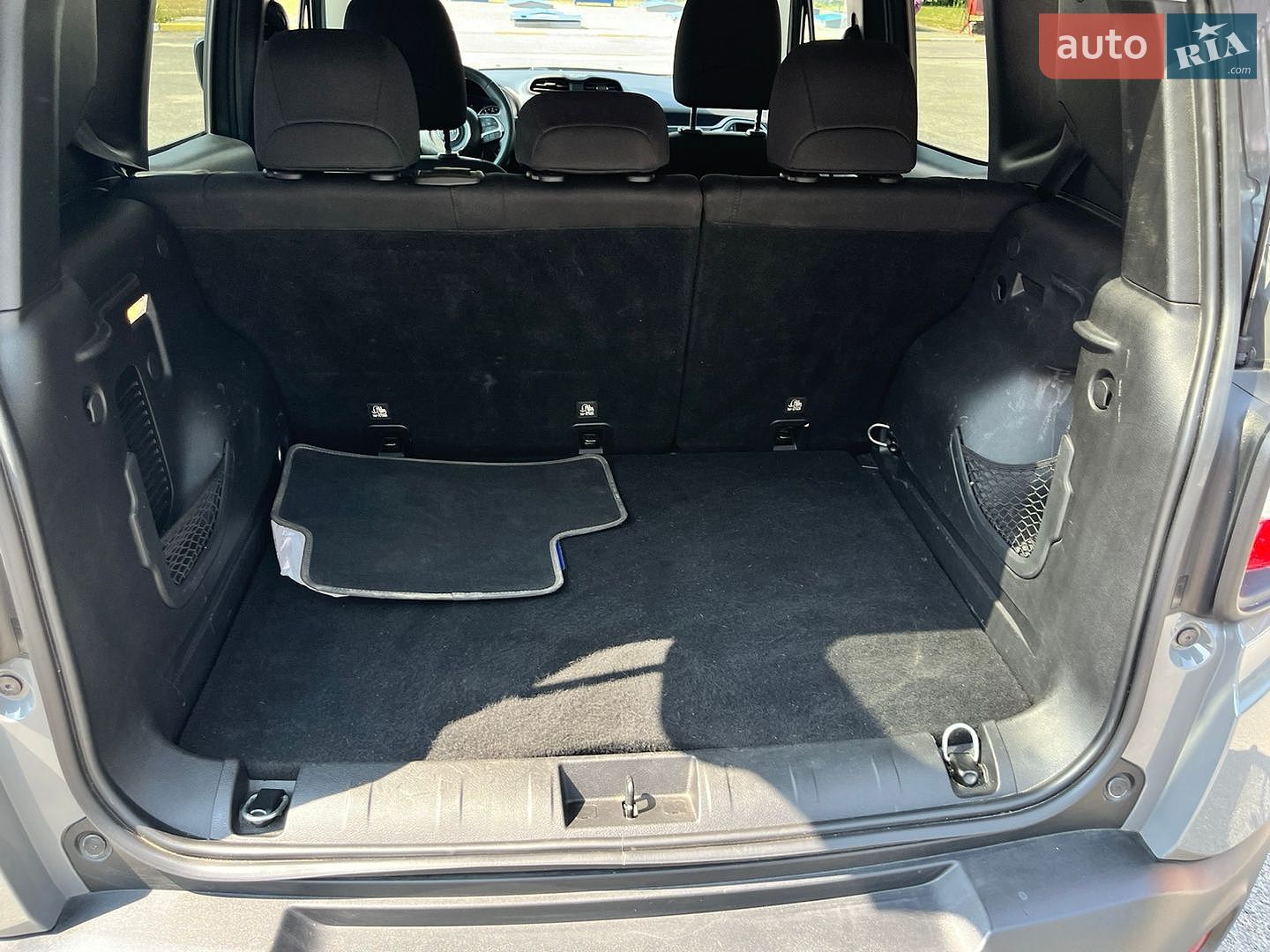 Jeep Renegade 2019 VIN ZACNJABB2LPL33819 фото оголошення 49 з 51
