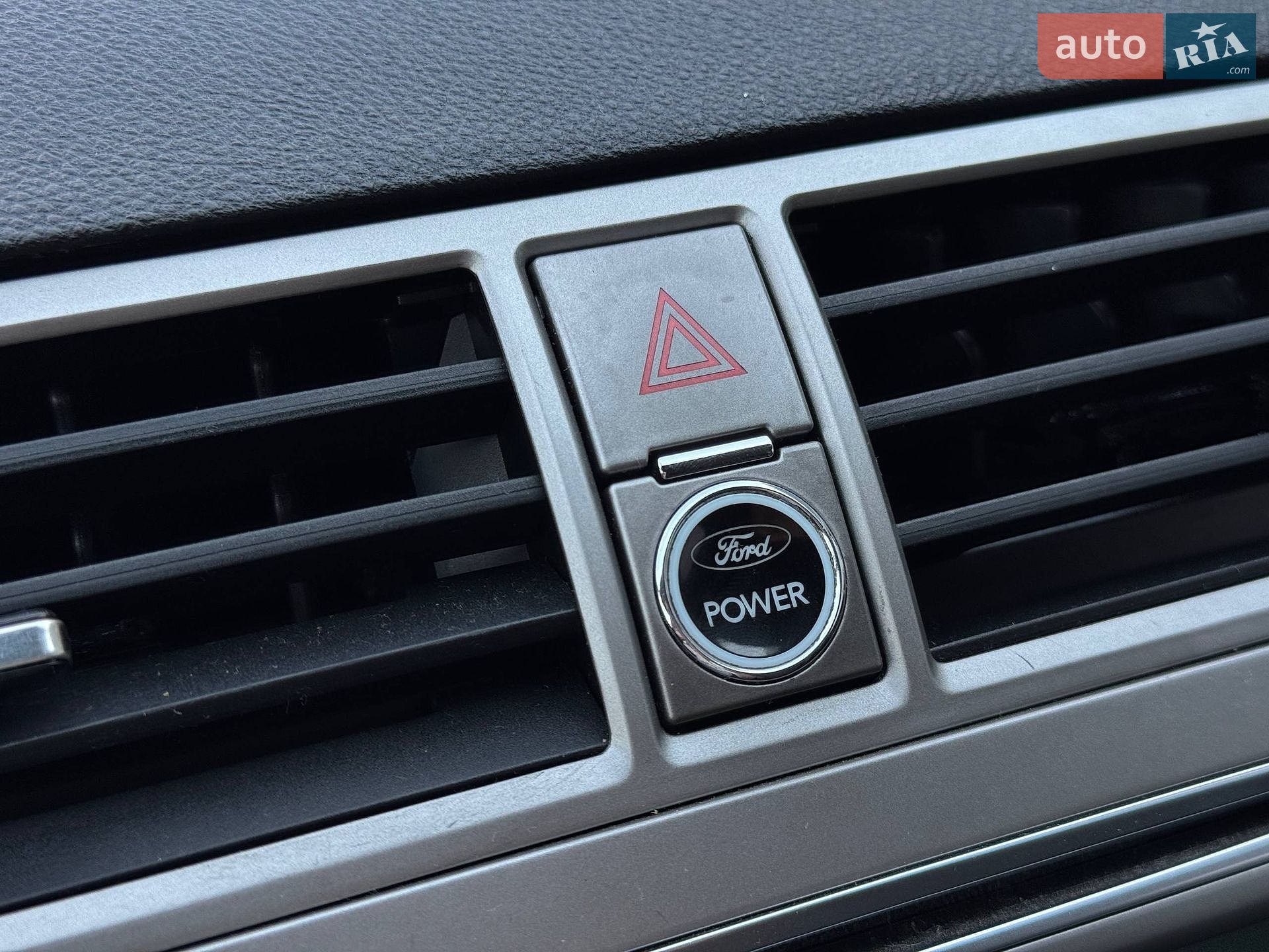 Ford Kuga 2012 VIN WF0RXXGCDRCL22524 фото оголошення 35 з 64