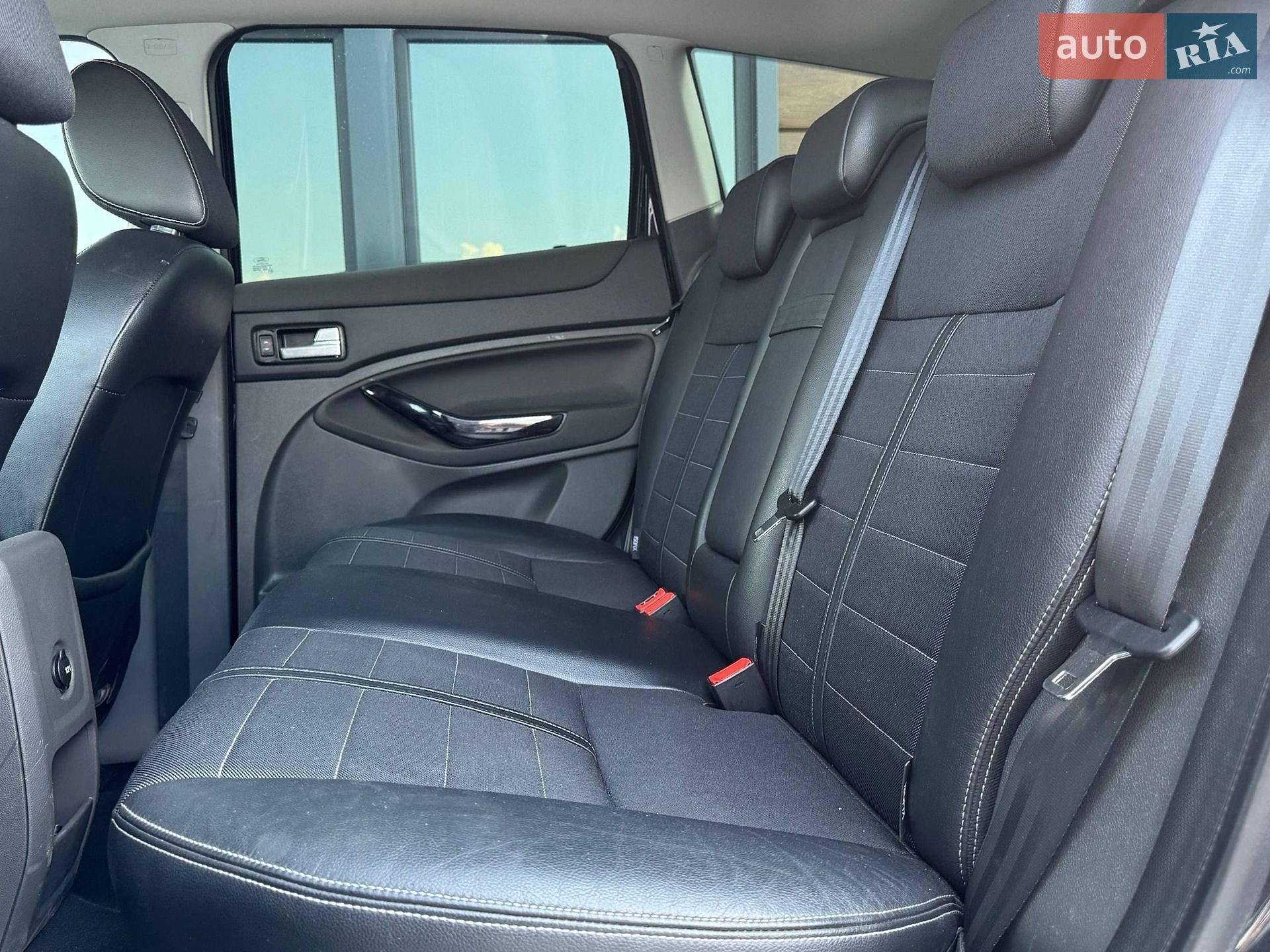 Ford Kuga 2012 VIN WF0RXXGCDRCL22524 фото оголошення 39 з 64