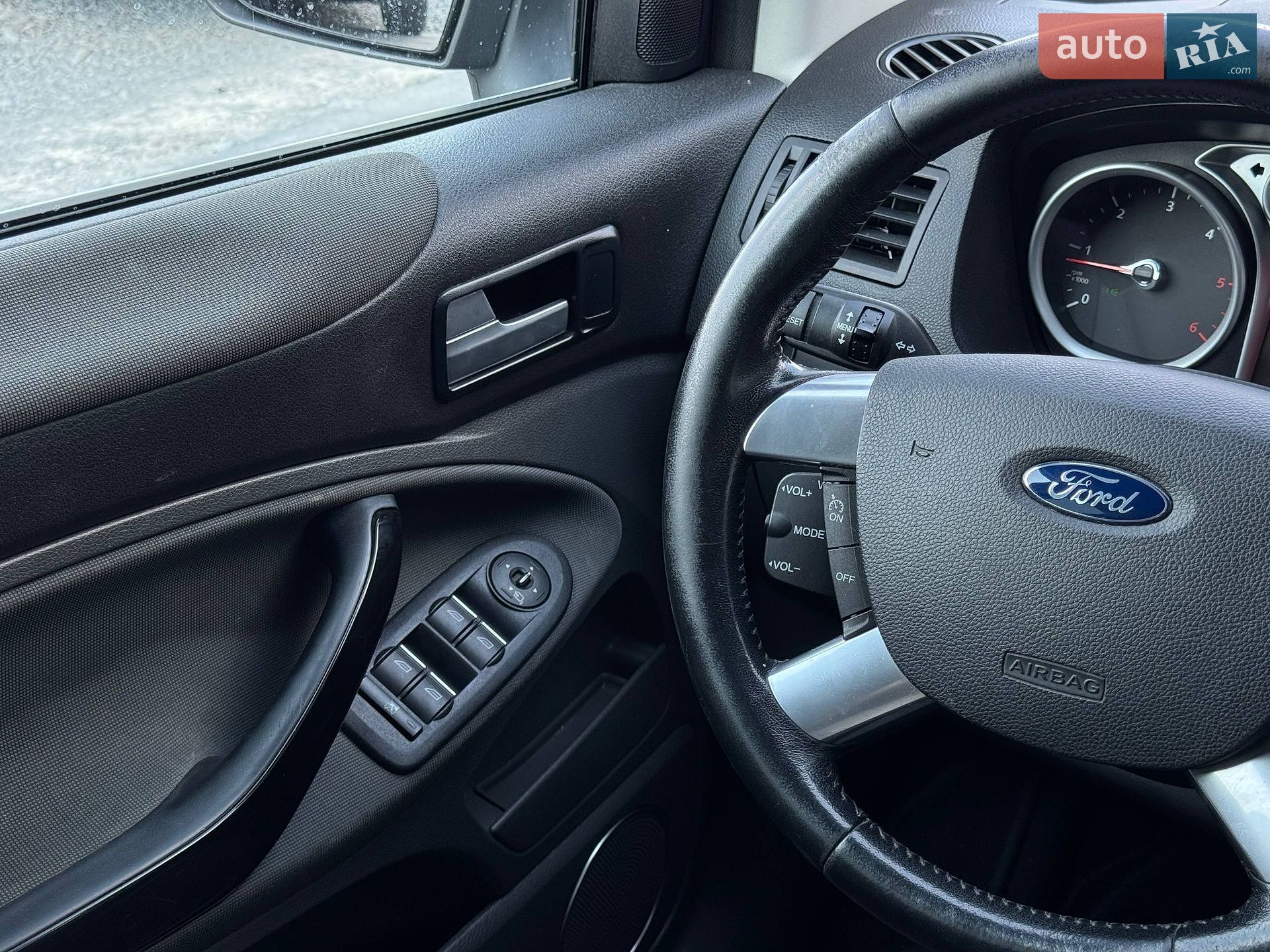 Ford Kuga 2012 VIN WF0RXXGCDRCL22524 фото оголошення 48 з 64