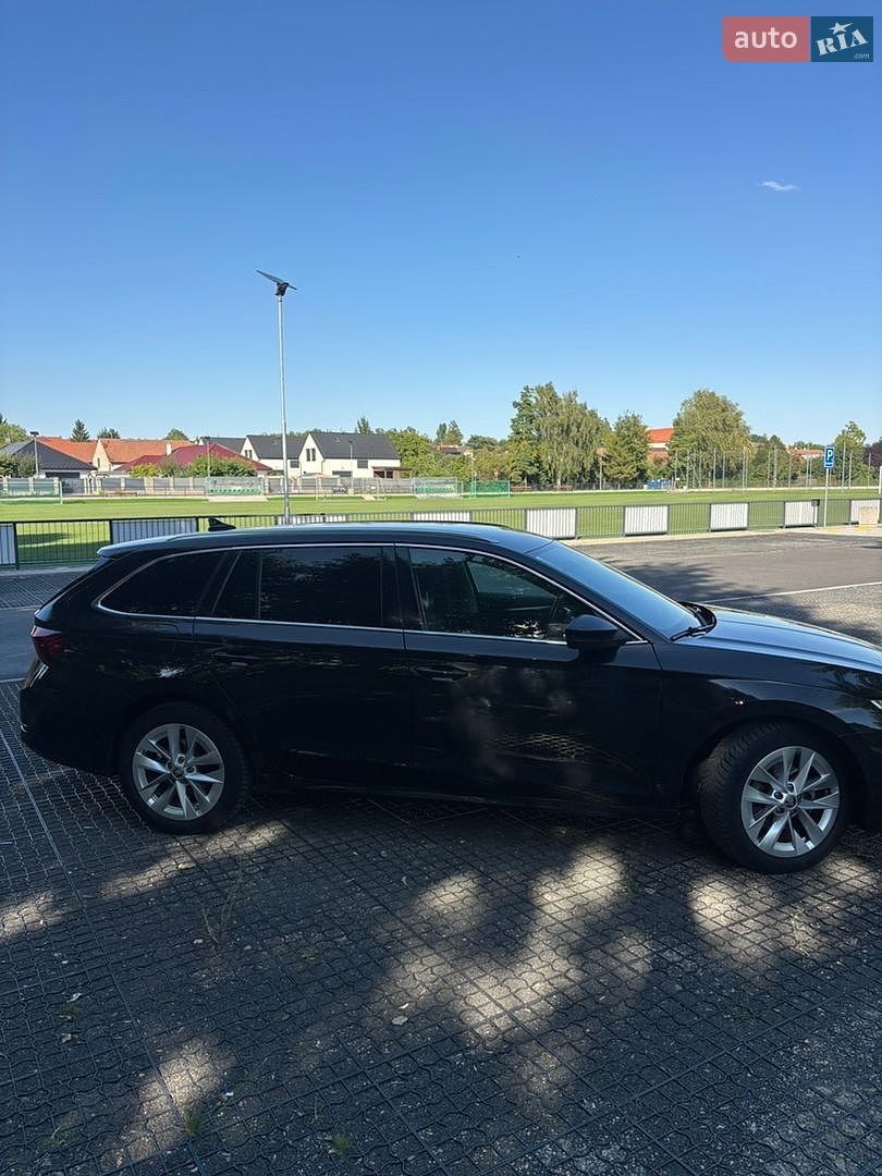 Skoda Octavia 2021 VIN TMBJJ7NX2MY140848 фото оголошення 2 з 26
