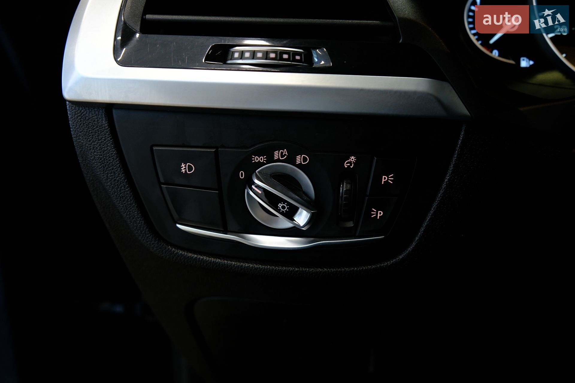 BMW X3 2019 VIN 5UXTR7C58KLR44549 фото оголошення 21 з 39