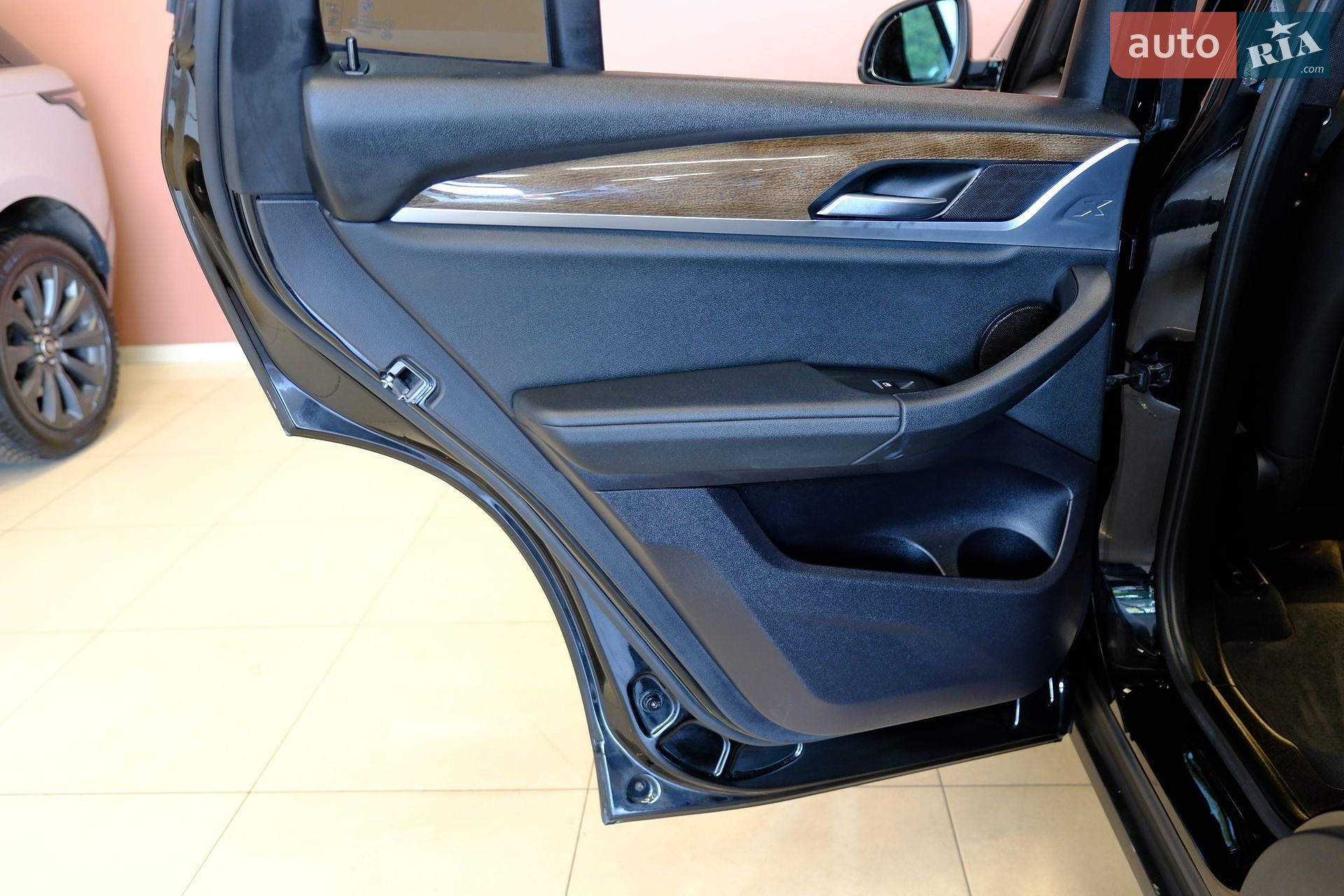 BMW X3 2019 VIN 5UXTR7C58KLR44549 фото оголошення 30 з 39