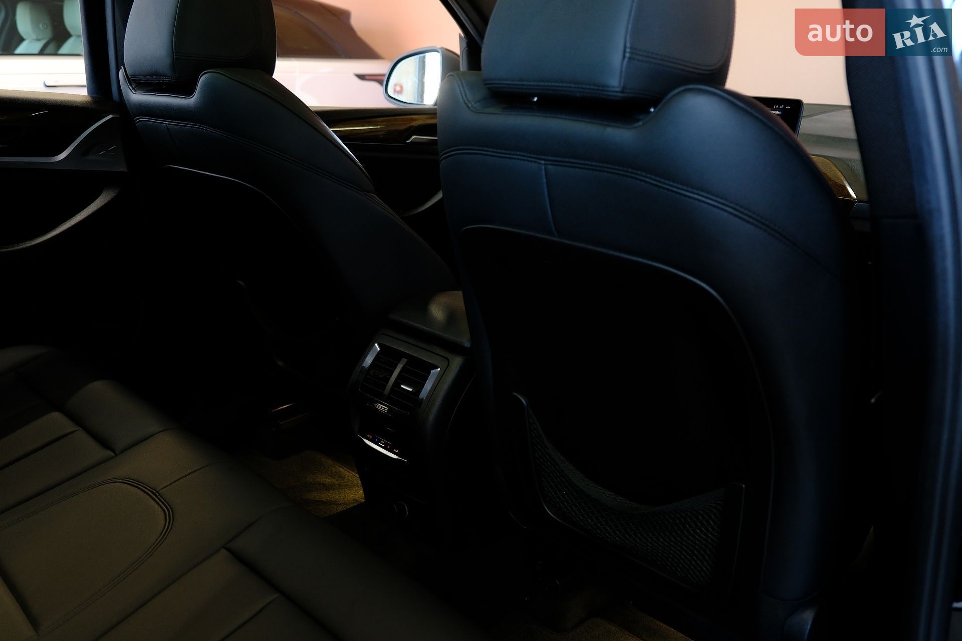 BMW X3 2019 VIN 5UXTR7C58KLR44549 фото оголошення 32 з 39
