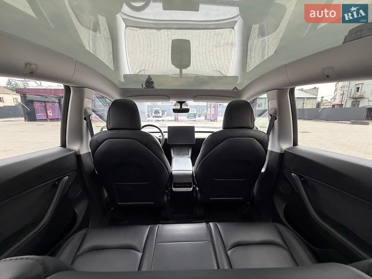 Tesla Model Y 2021 VIN 5YJYGAEE0MF190687 фото оголошення 14 з 24