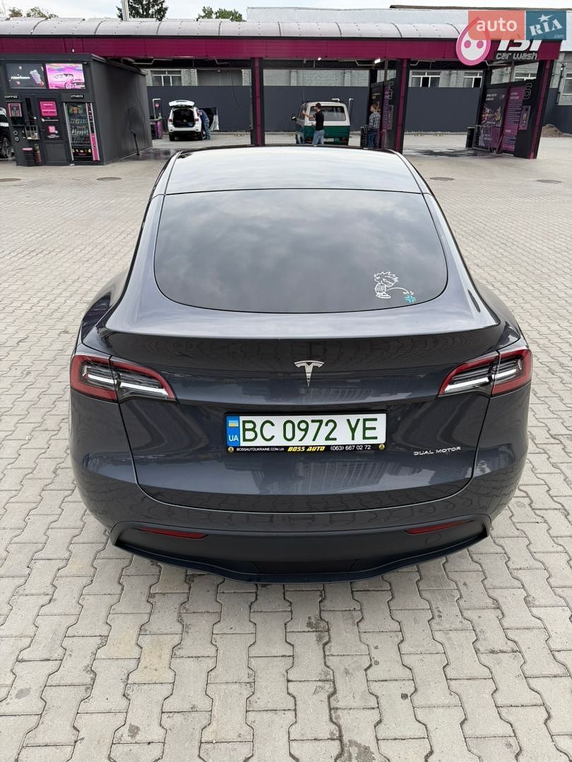 Tesla Model Y 2021 VIN 5YJYGAEE0MF190687 фото оголошення 9 з 24
