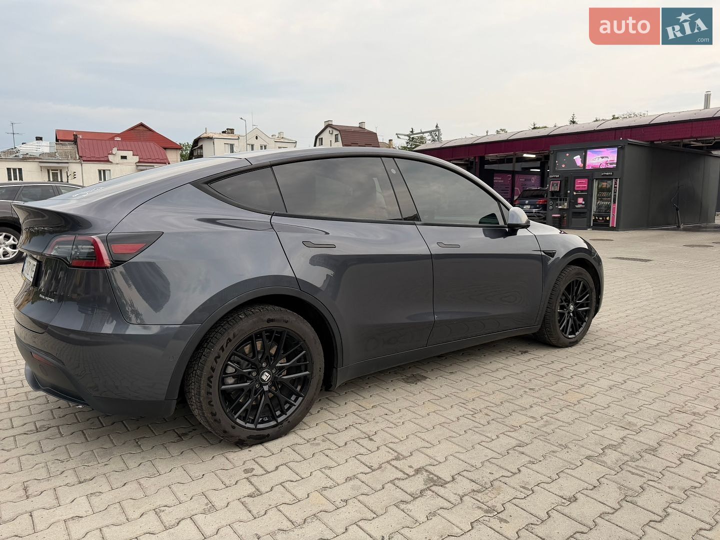Tesla Model Y 2021 VIN 5YJYGAEE0MF190687 фото оголошення 2 з 24