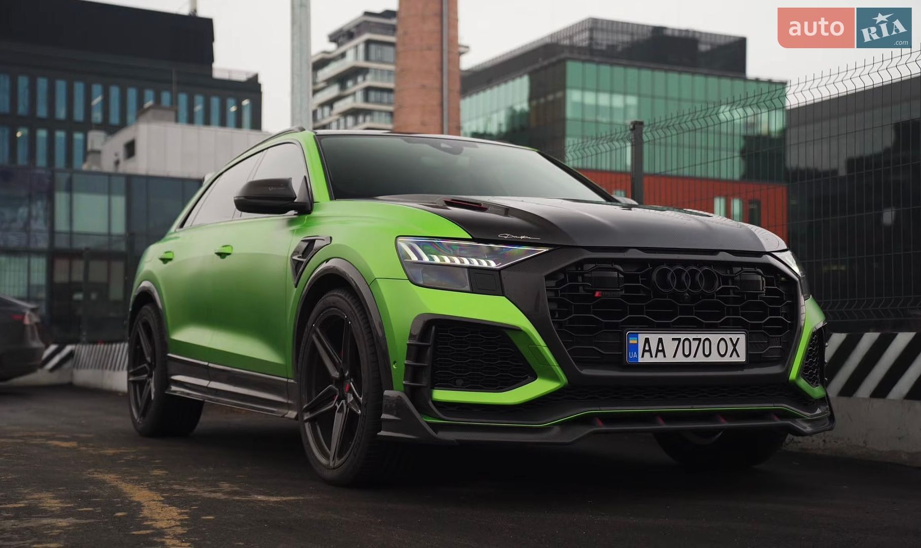 Audi RS Q8 2021 VIN WUAZZZF16MD023009 фото оголошення 3 з 53