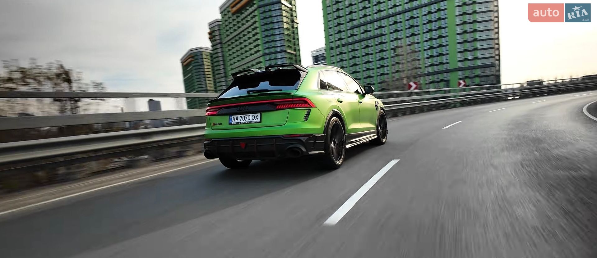 Audi RS Q8 2021 VIN WUAZZZF16MD023009 фото оголошення 4 з 53