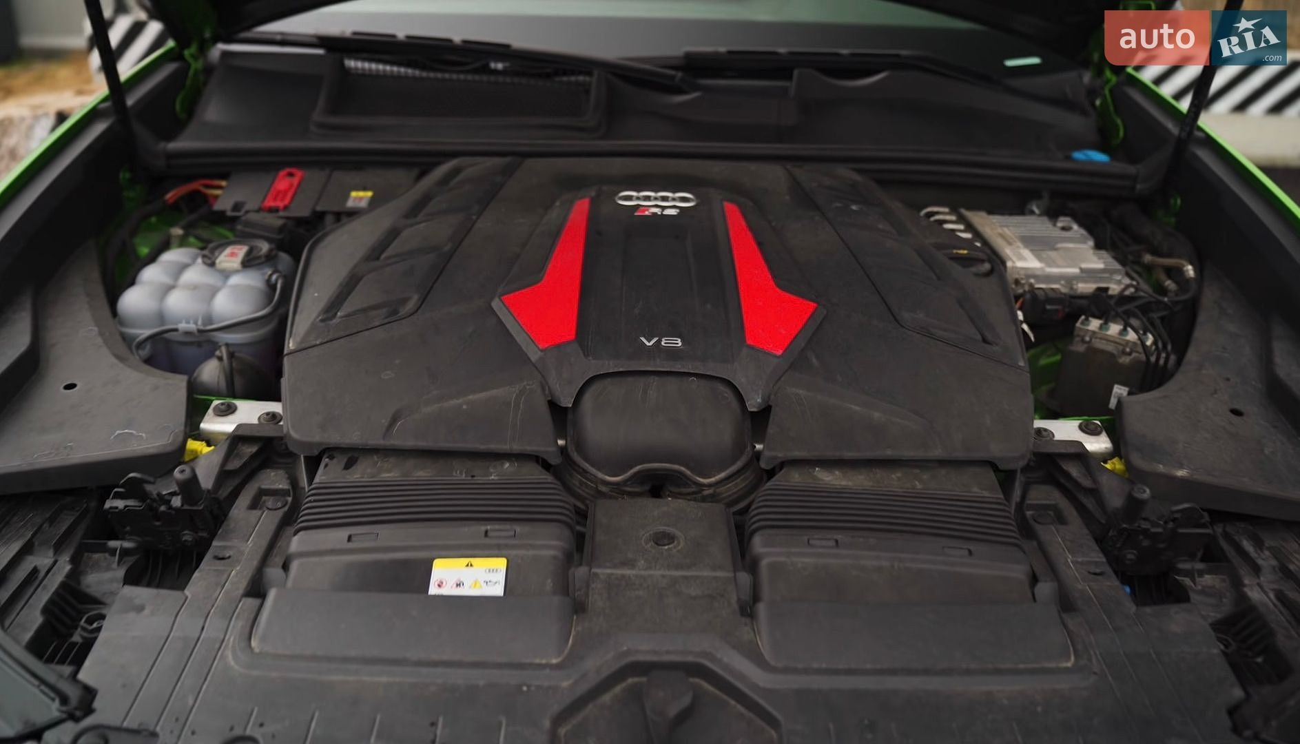 Audi RS Q8 2021 VIN WUAZZZF16MD023009 фото оголошення 11 з 53