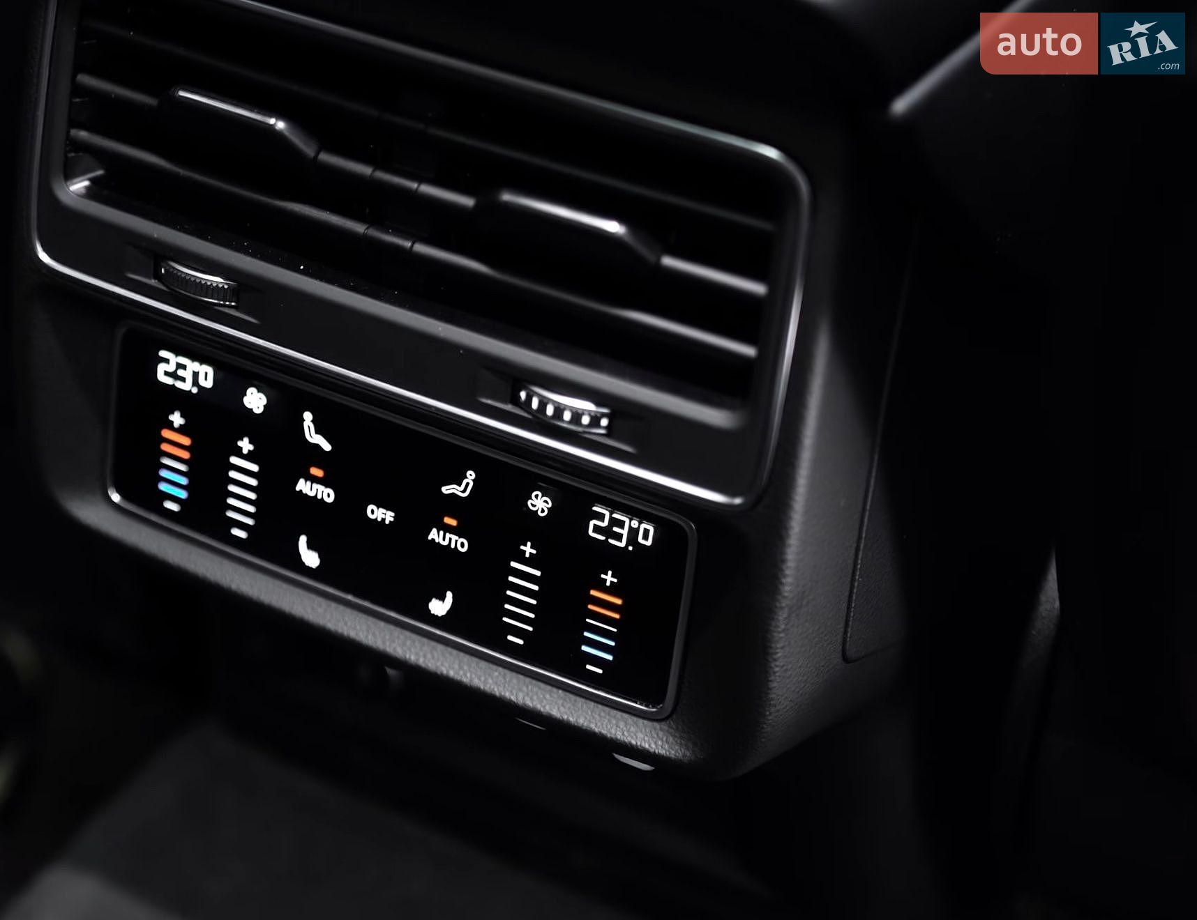 Audi RS Q8 2021 VIN WUAZZZF16MD023009 фото оголошення 30 з 53