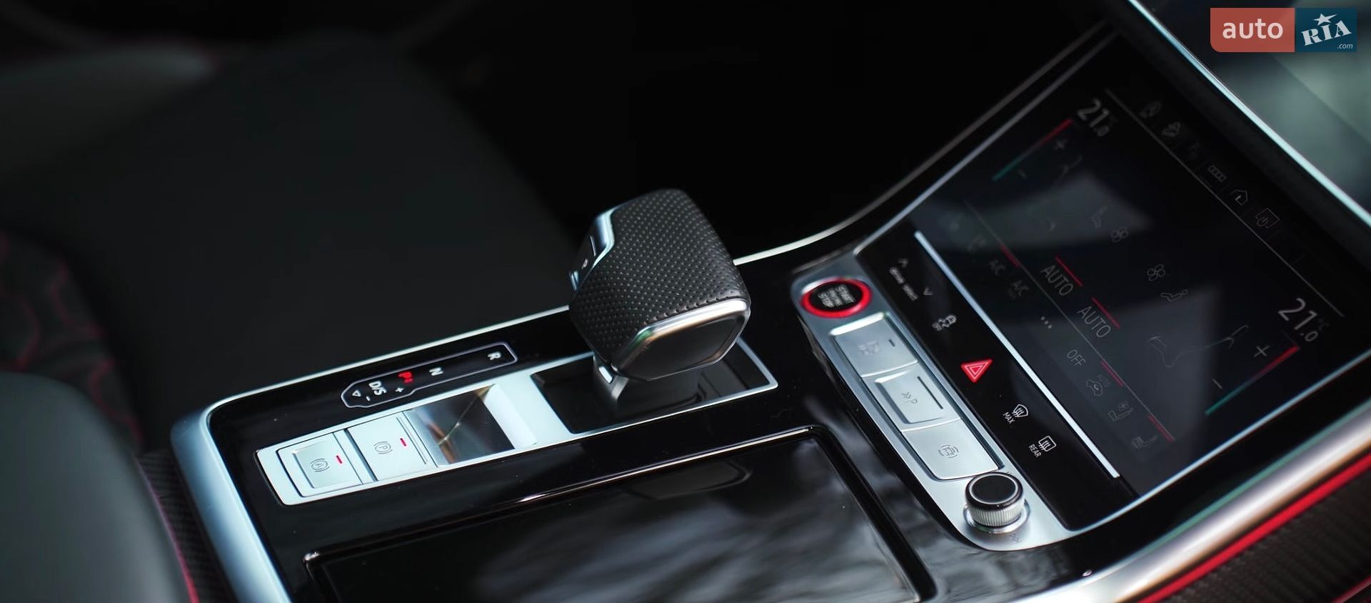 Audi RS Q8 2021 VIN WUAZZZF16MD023009 фото оголошення 39 з 53