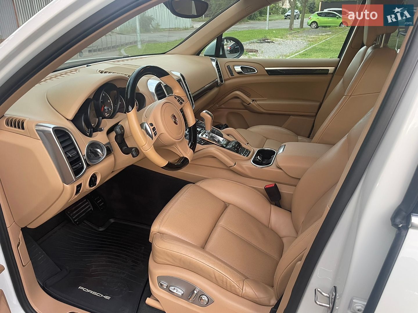 Porsche Cayenne 2012 VIN WP1ZZZ92ZDLA25681 фото оголошення 13 з 19