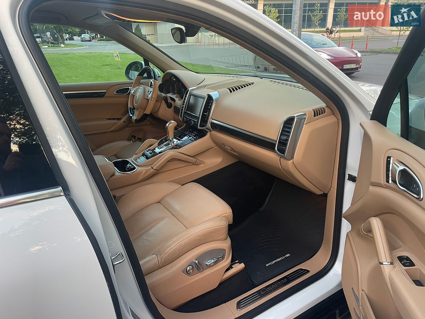 Porsche Cayenne 2012 VIN WP1ZZZ92ZDLA25681 фото оголошення 16 з 19