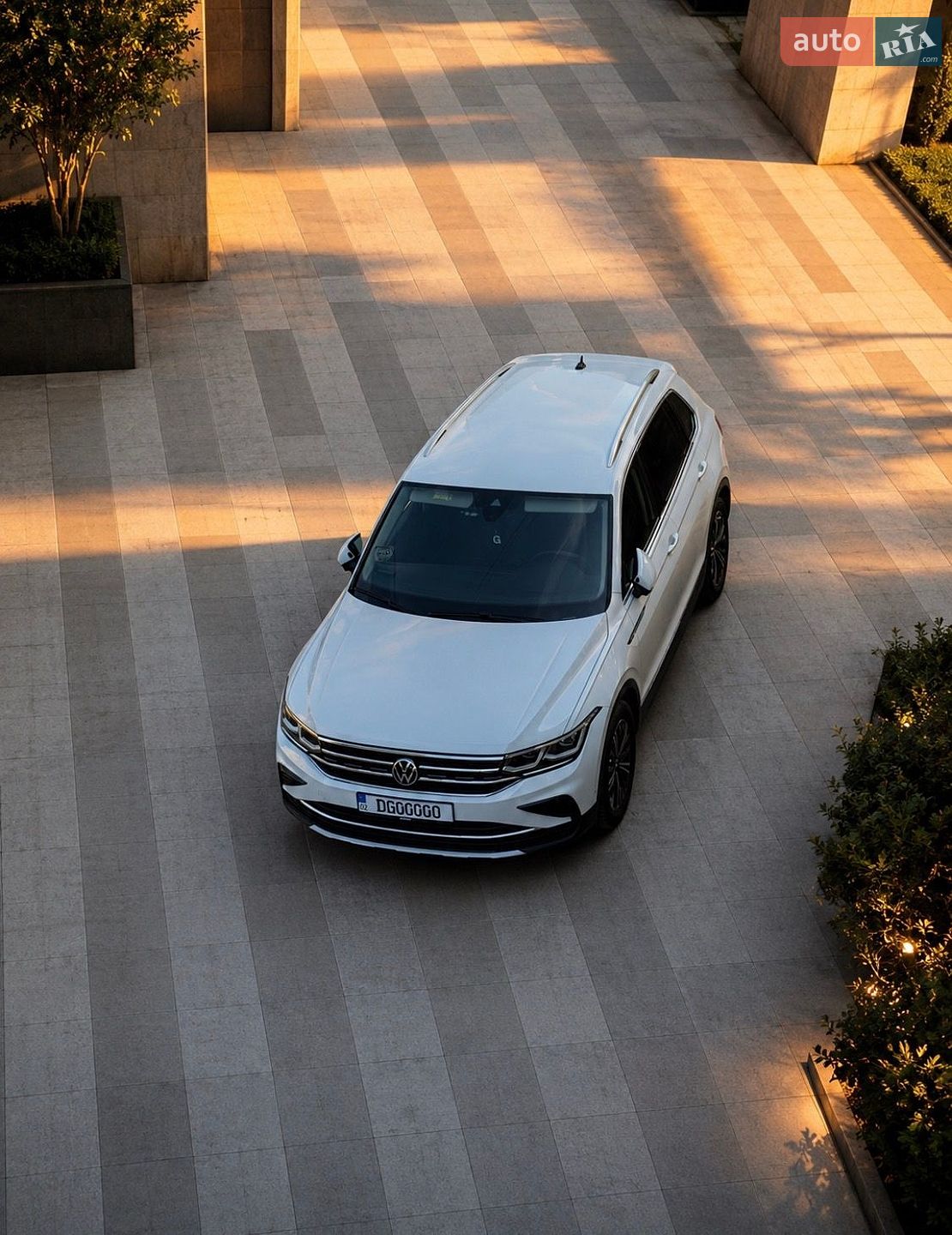 Volkswagen Tiguan 2023 VIN WVGZZZ5N9PW061226 фото оголошення 2 з 361