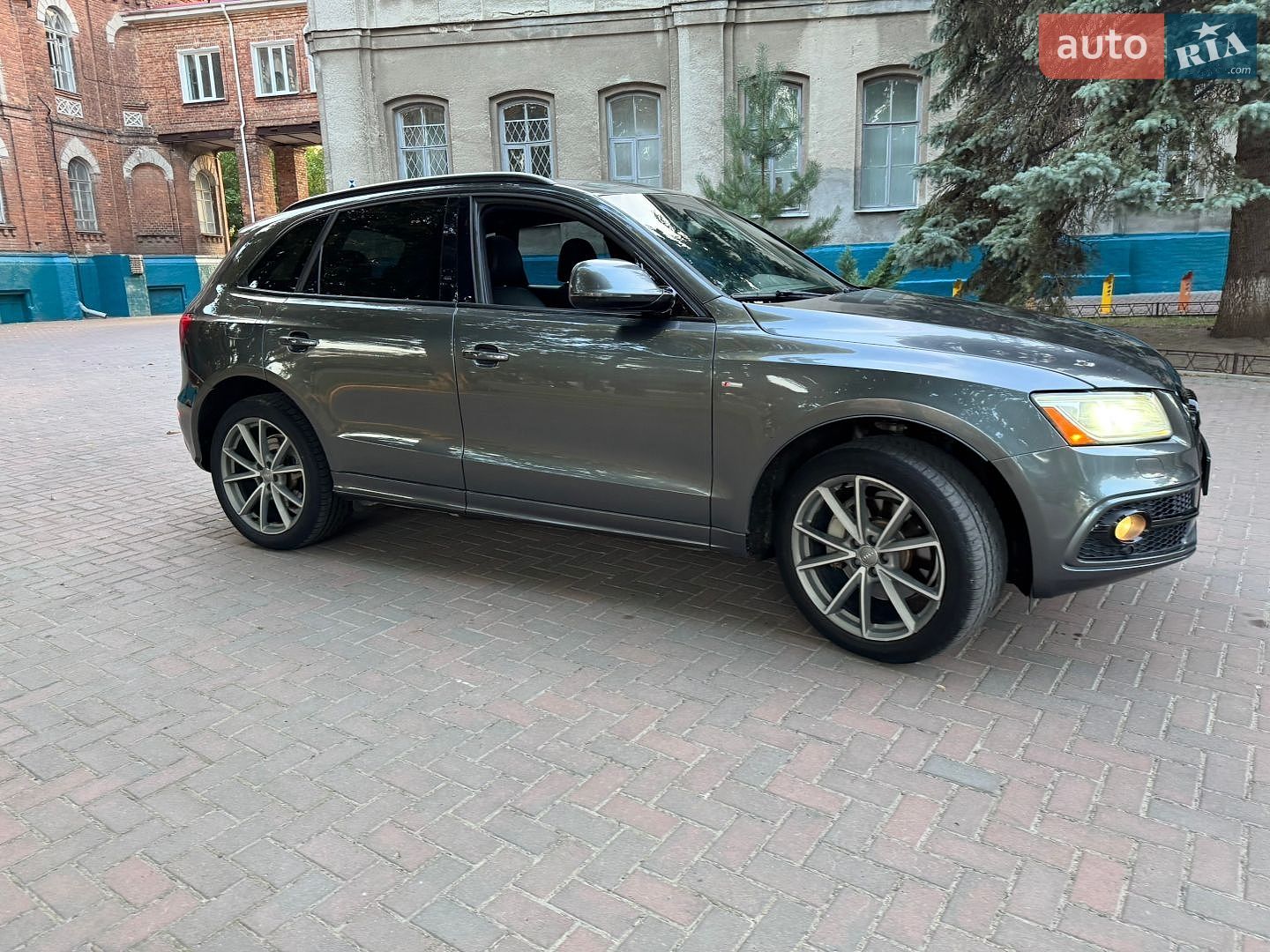 Audi Q5 2015 VIN WA1DGAFP0FA139680 фото оголошення 10 з 18