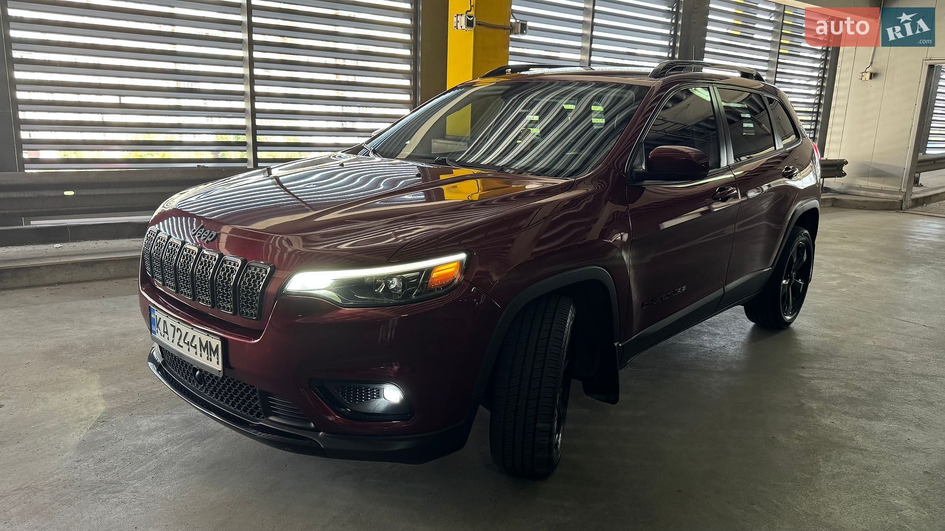 Jeep Cherokee 2020 VIN 1C4PJLLB6MD113296 фото оголошення 5 з 39