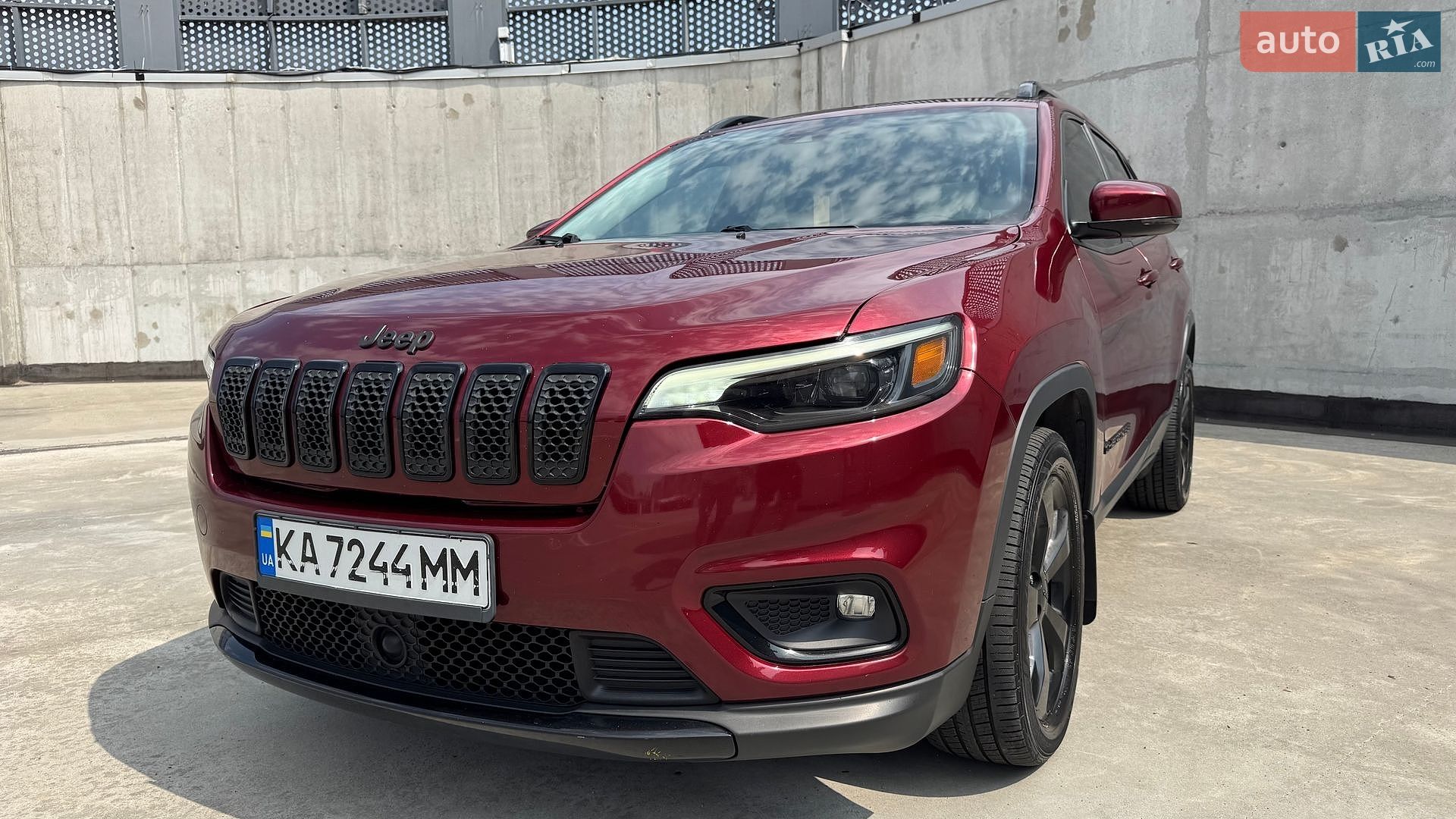 Jeep Cherokee 2020 VIN 1C4PJLLB6MD113296 фото оголошення 19 з 39
