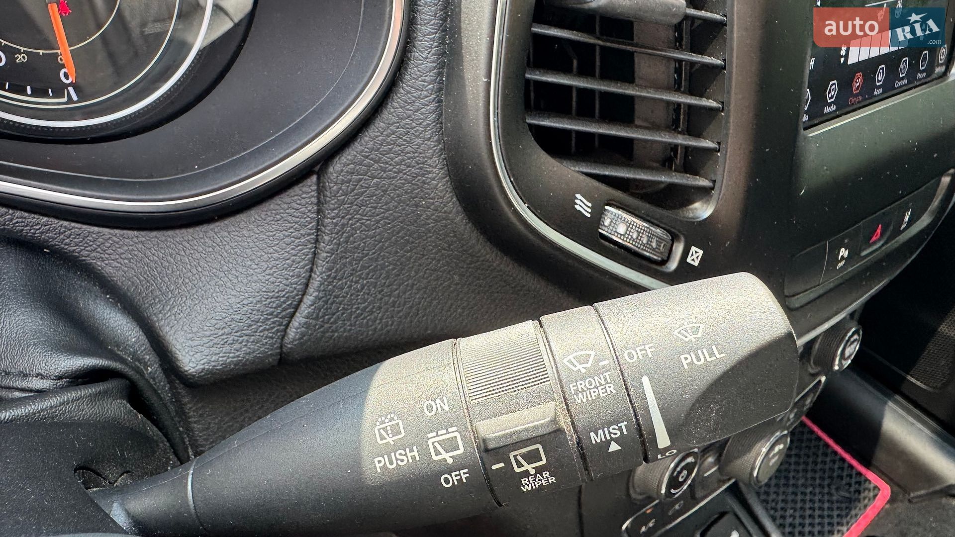 Jeep Cherokee 2020 VIN 1C4PJLLB6MD113296 фото оголошення 33 з 39